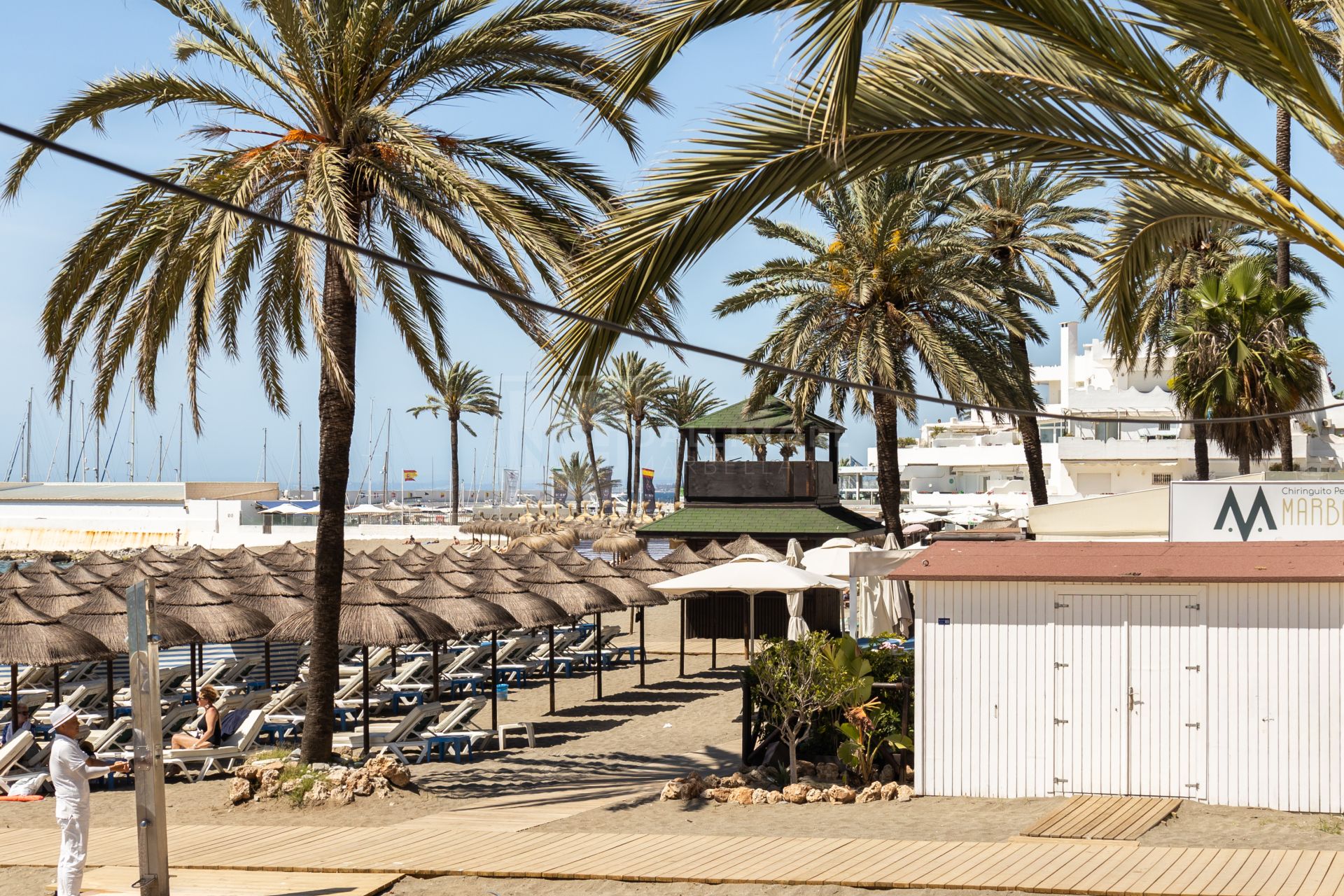 Beachfront apartment in the heart of Marbella
