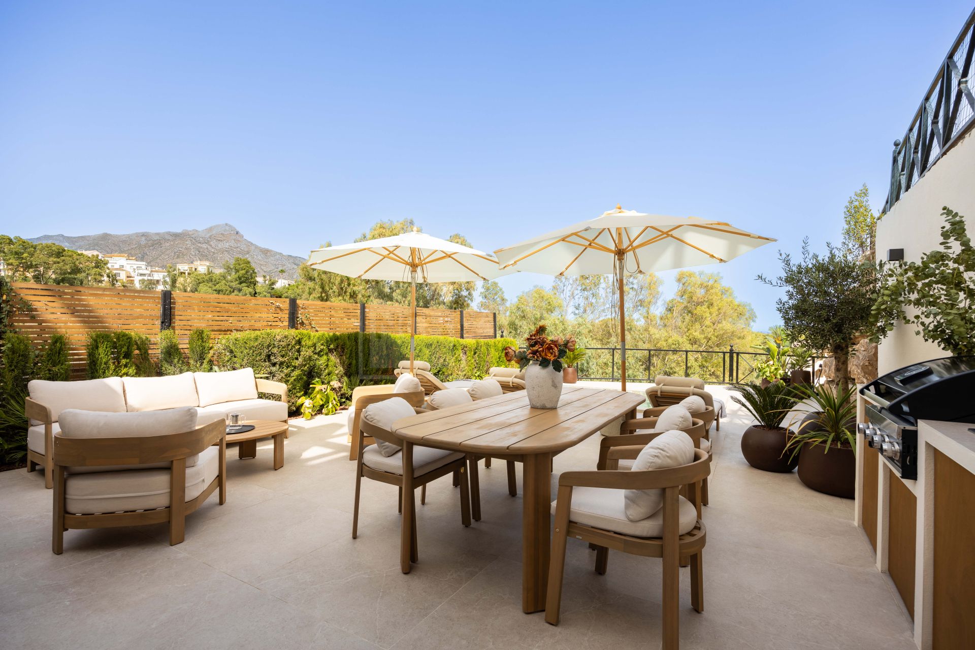 Luxury Ground Floor Apartment in Les Belvederes, Nueva Andalucía