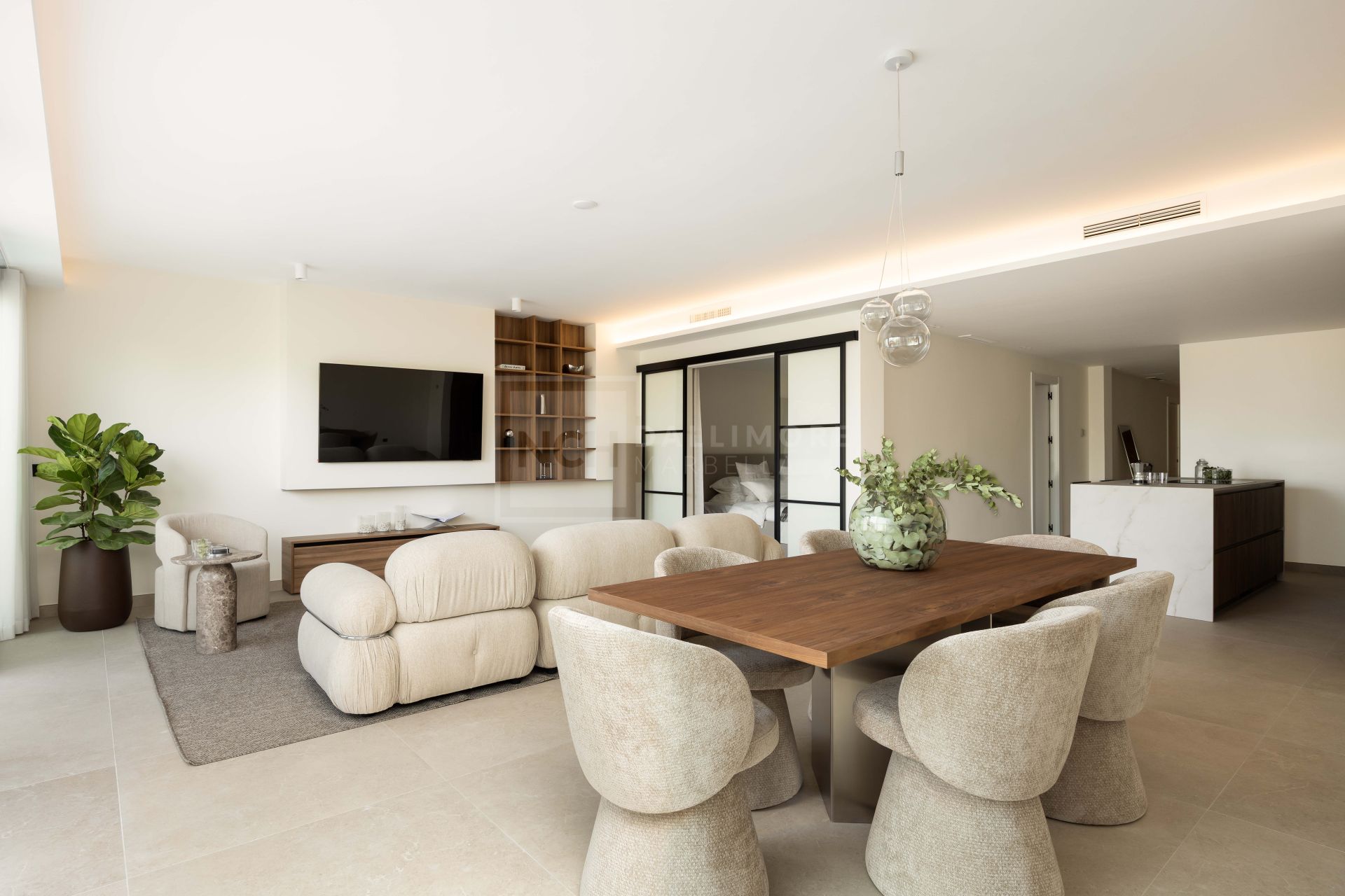 Luxury Ground Floor Apartment in Les Belvederes, Nueva Andalucía