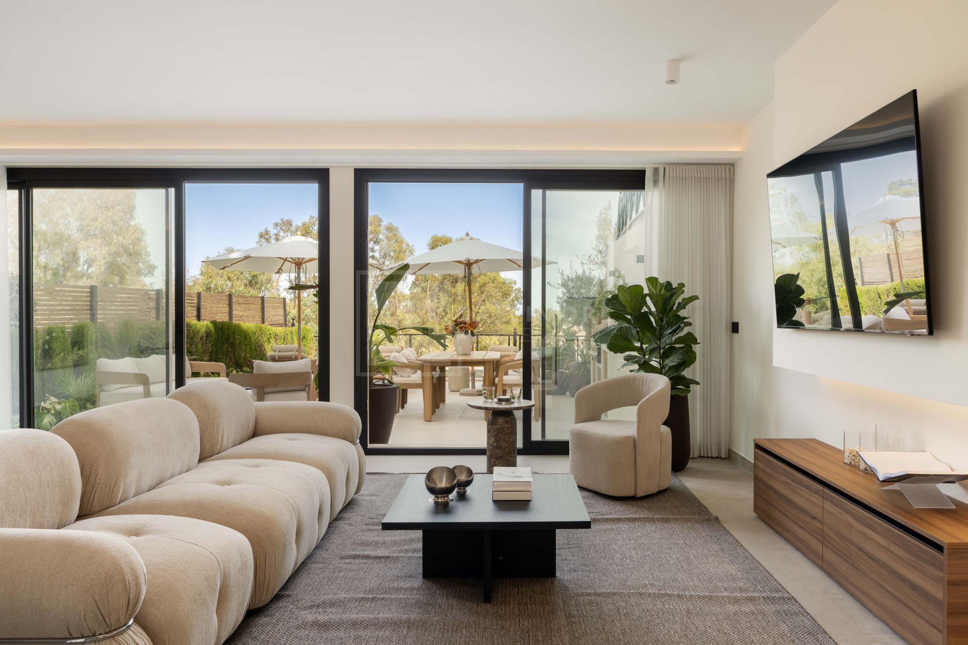 Luxury Ground Floor Apartment in Les Belvederes, Nueva Andalucía