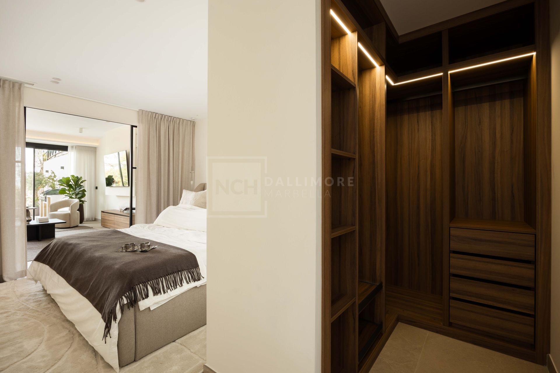 Luxury Ground Floor Apartment in Les Belvederes, Nueva Andalucía