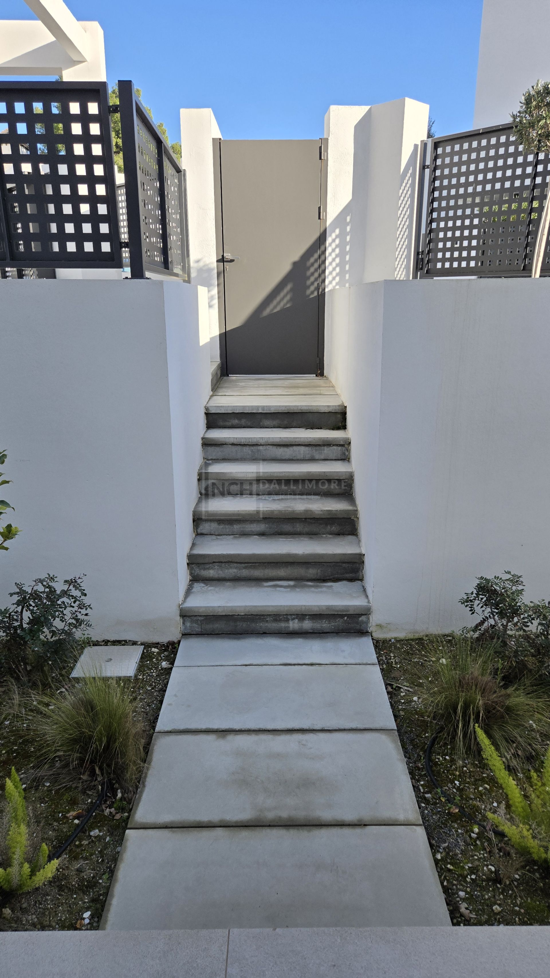 Exquisita villa de lujo de cuatro dormitorios en La Finca de Marbella, Marbella Este