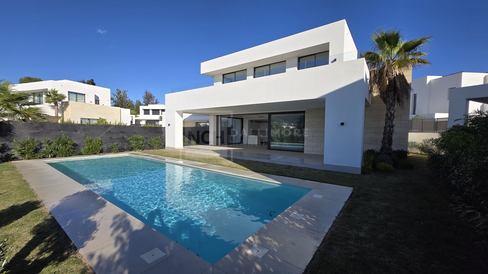 Exquisita villa de lujo de cuatro dormitorios en La Finca de Marbella, Marbella Este