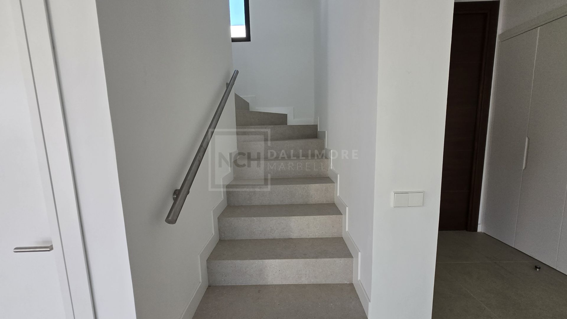 Exquisita villa de lujo de cuatro dormitorios en La Finca de Marbella, Marbella Este