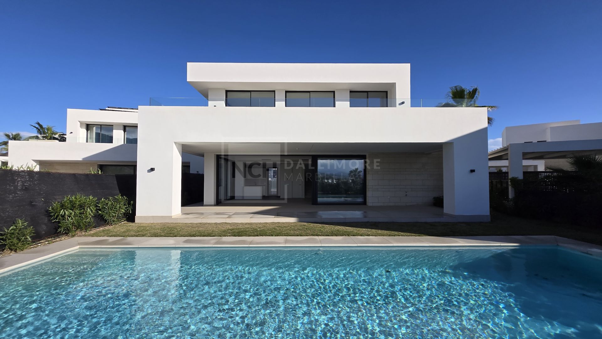Exquisita villa de lujo de cuatro dormitorios en La Finca de Marbella, Marbella Este