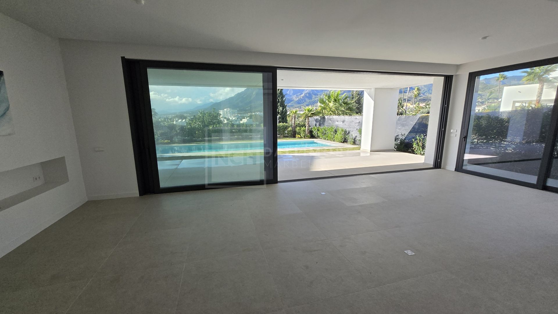Exquisita villa de lujo de cuatro dormitorios en La Finca de Marbella, Marbella Este