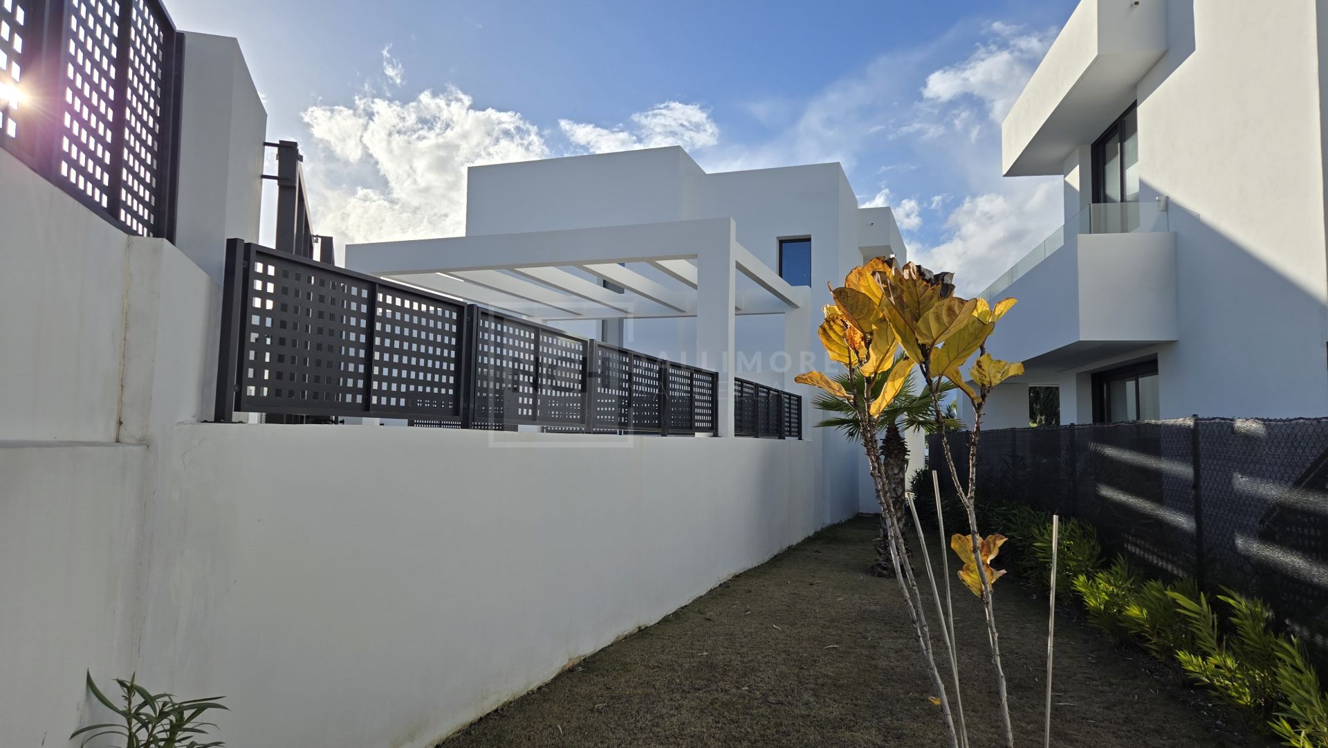 Exquisita villa de lujo de cuatro dormitorios en La Finca de Marbella, Marbella Este