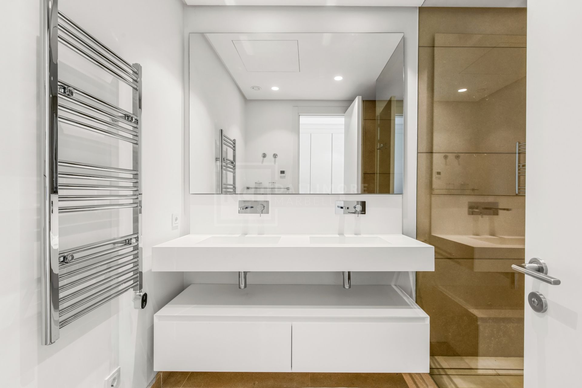 Exceptional 3-Bed Duplex with Private Garden and Panoramic Views