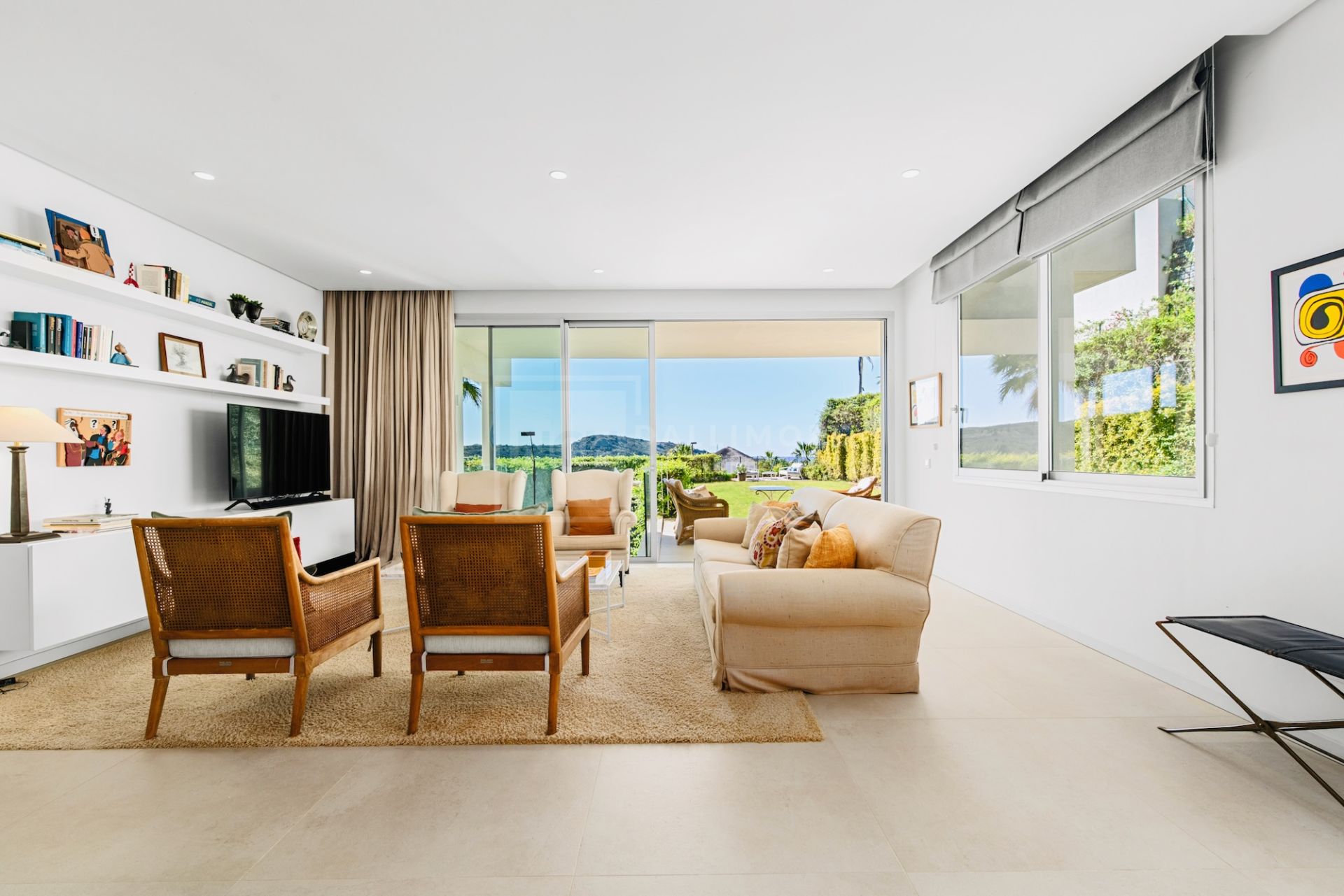 Exceptional 3-Bed Duplex with Private Garden and Panoramic Views