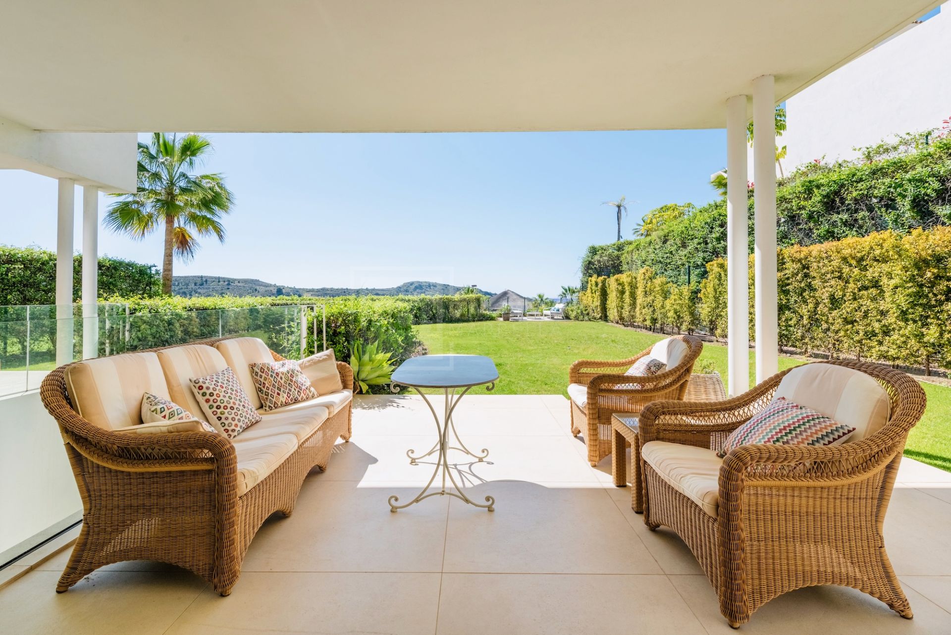 Exceptional 3-Bed Duplex with Private Garden and Panoramic Views