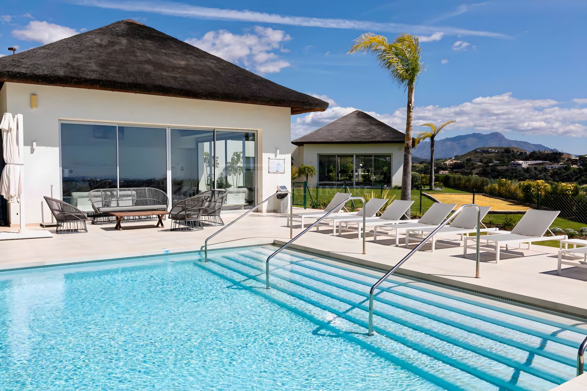 Exceptional 3-Bed Duplex with Private Garden and Panoramic Views