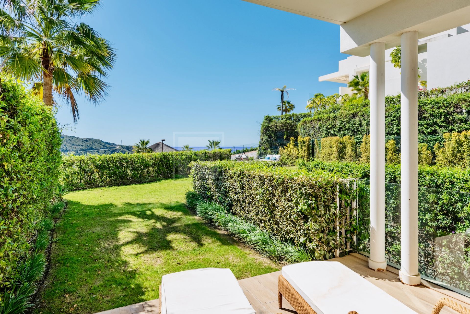 Exceptional 3-Bed Duplex with Private Garden and Panoramic Views