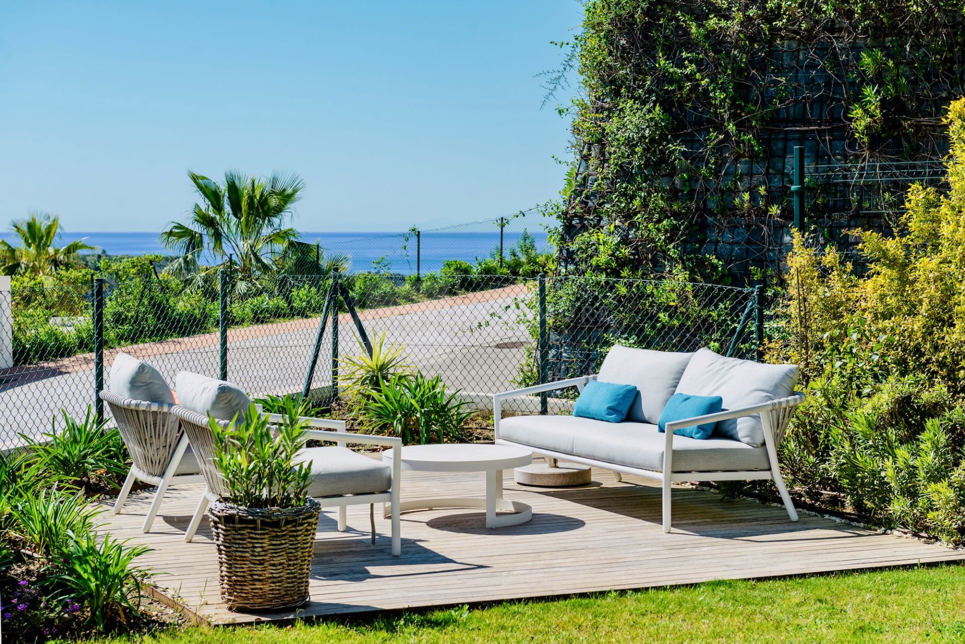 Exceptional 3-Bed Duplex with Private Garden and Panoramic Views