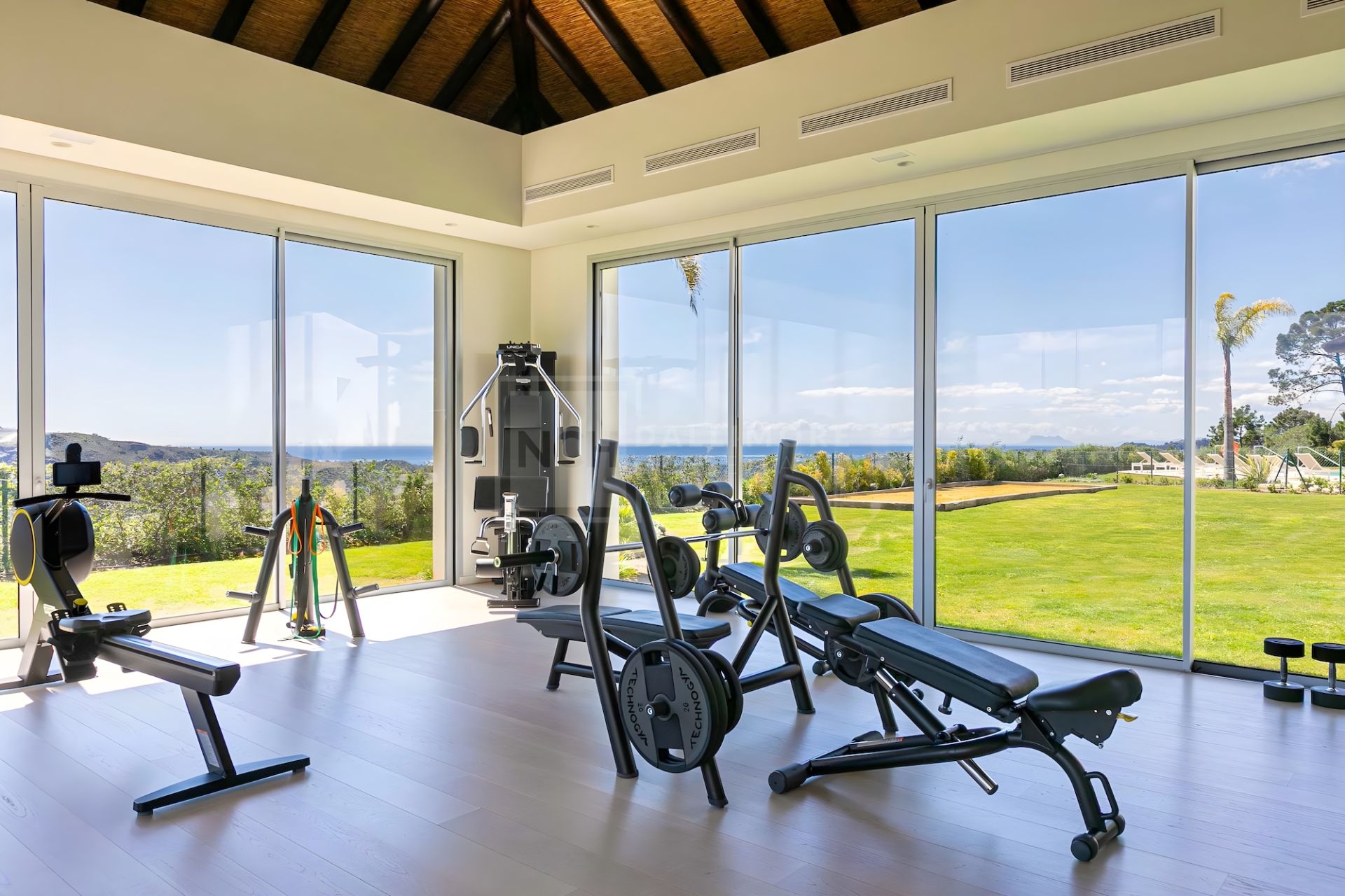 Exceptional 3-Bed Duplex with Private Garden and Panoramic Views