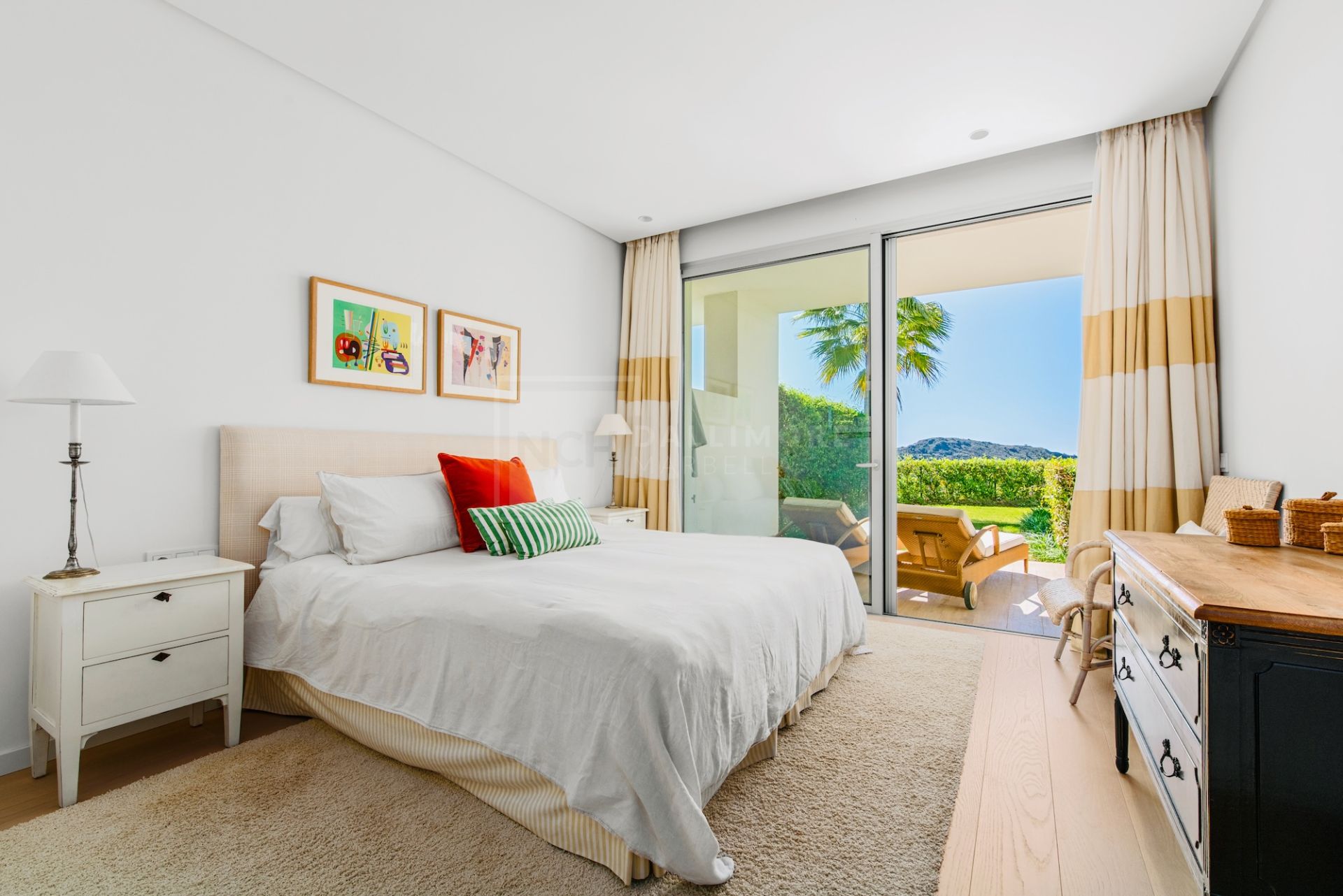 Exceptional 3-Bed Duplex with Private Garden and Panoramic Views