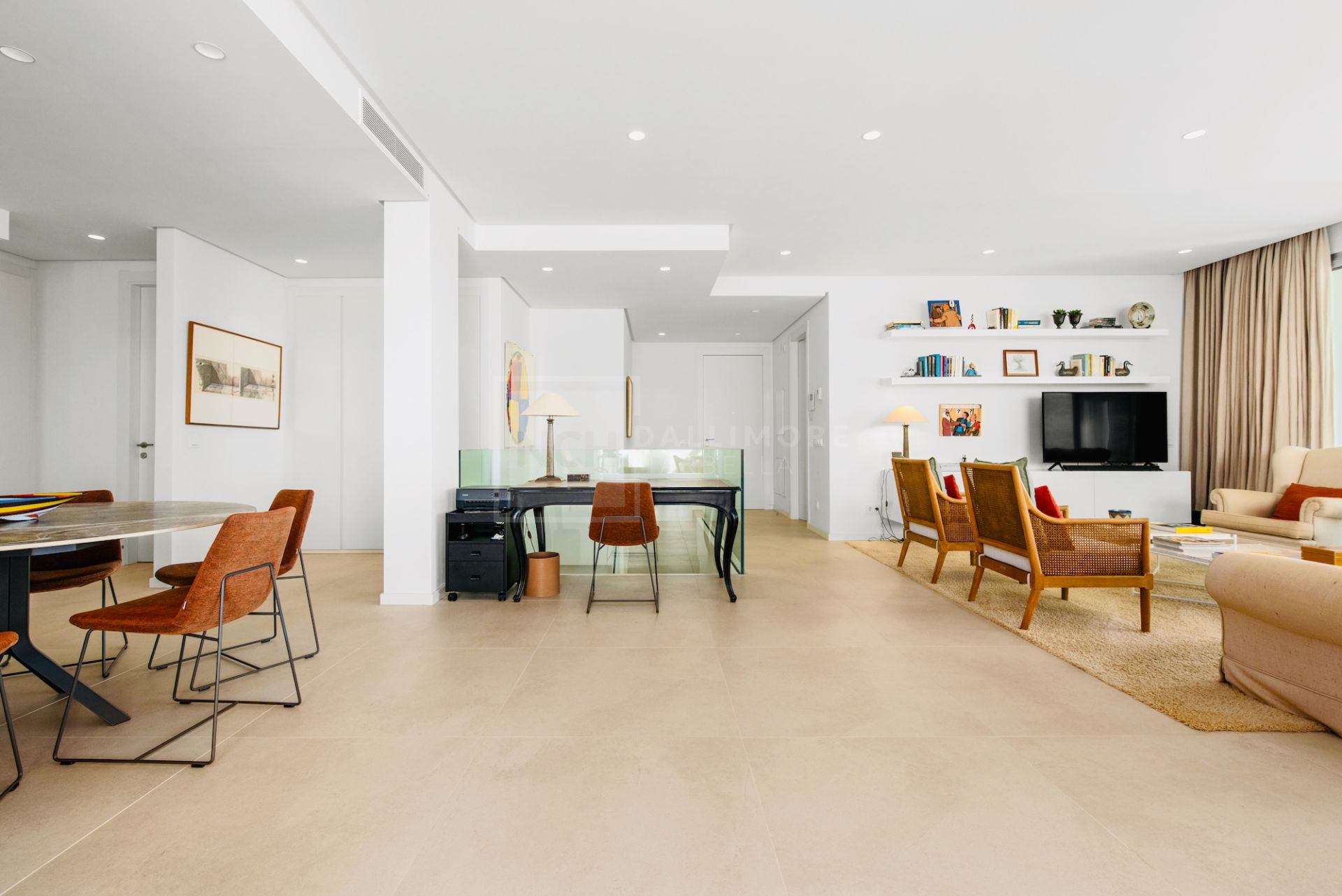 Exceptional 3-Bed Duplex with Private Garden and Panoramic Views