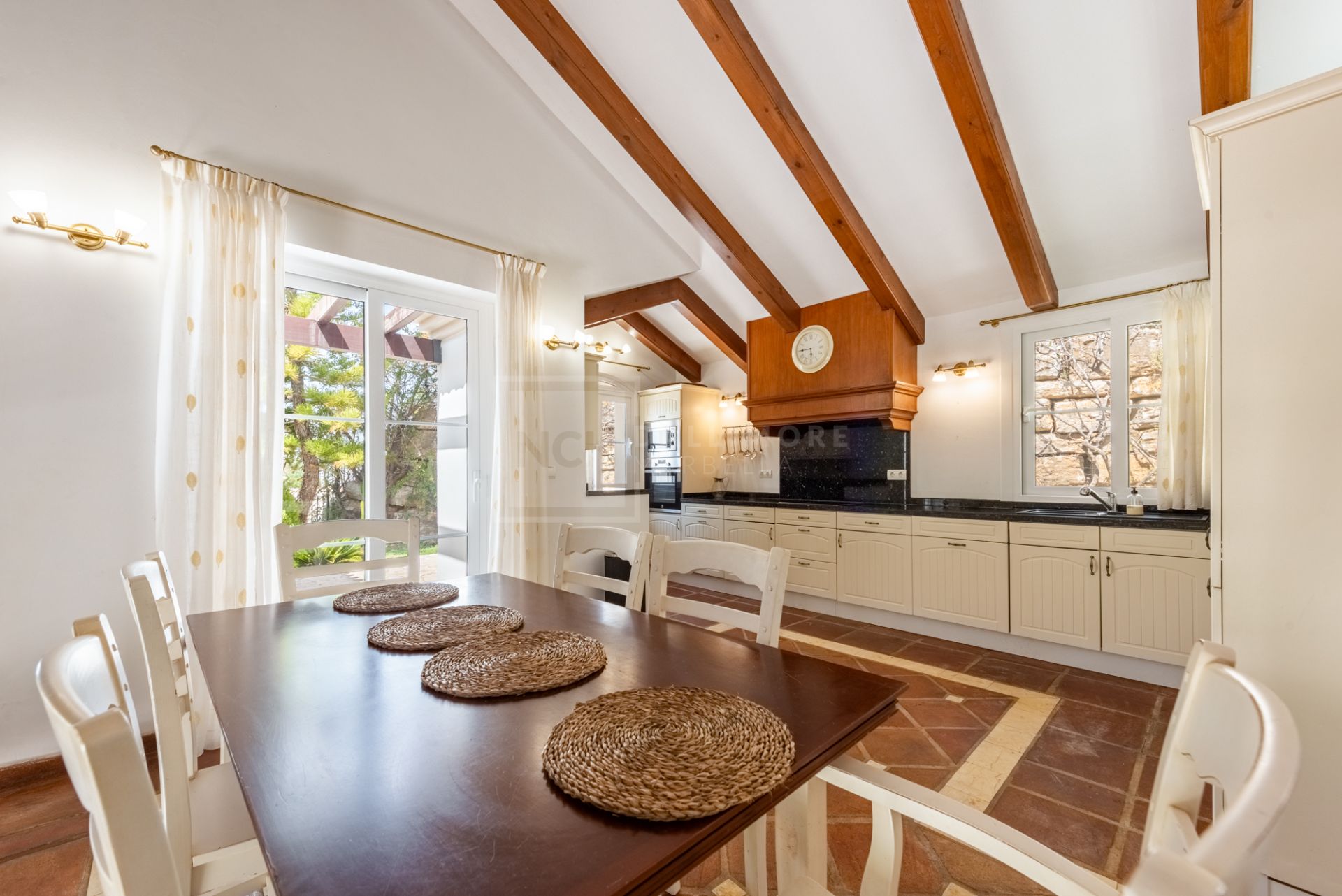 Charming Villa with Panoramic Views in Sierra Blanca Country Club, Istán