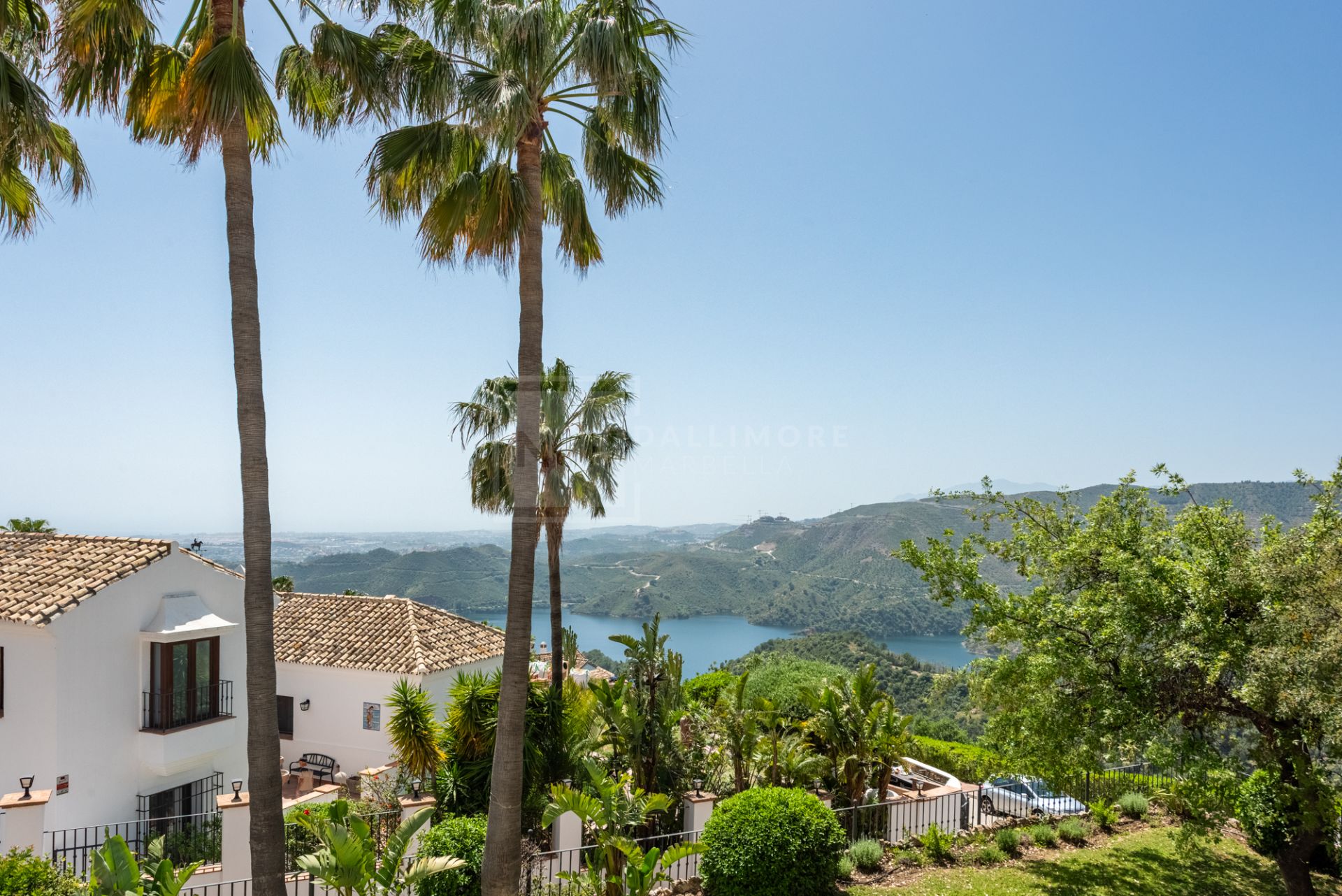 Charming Villa with Panoramic Views in Sierra Blanca Country Club, Istán
