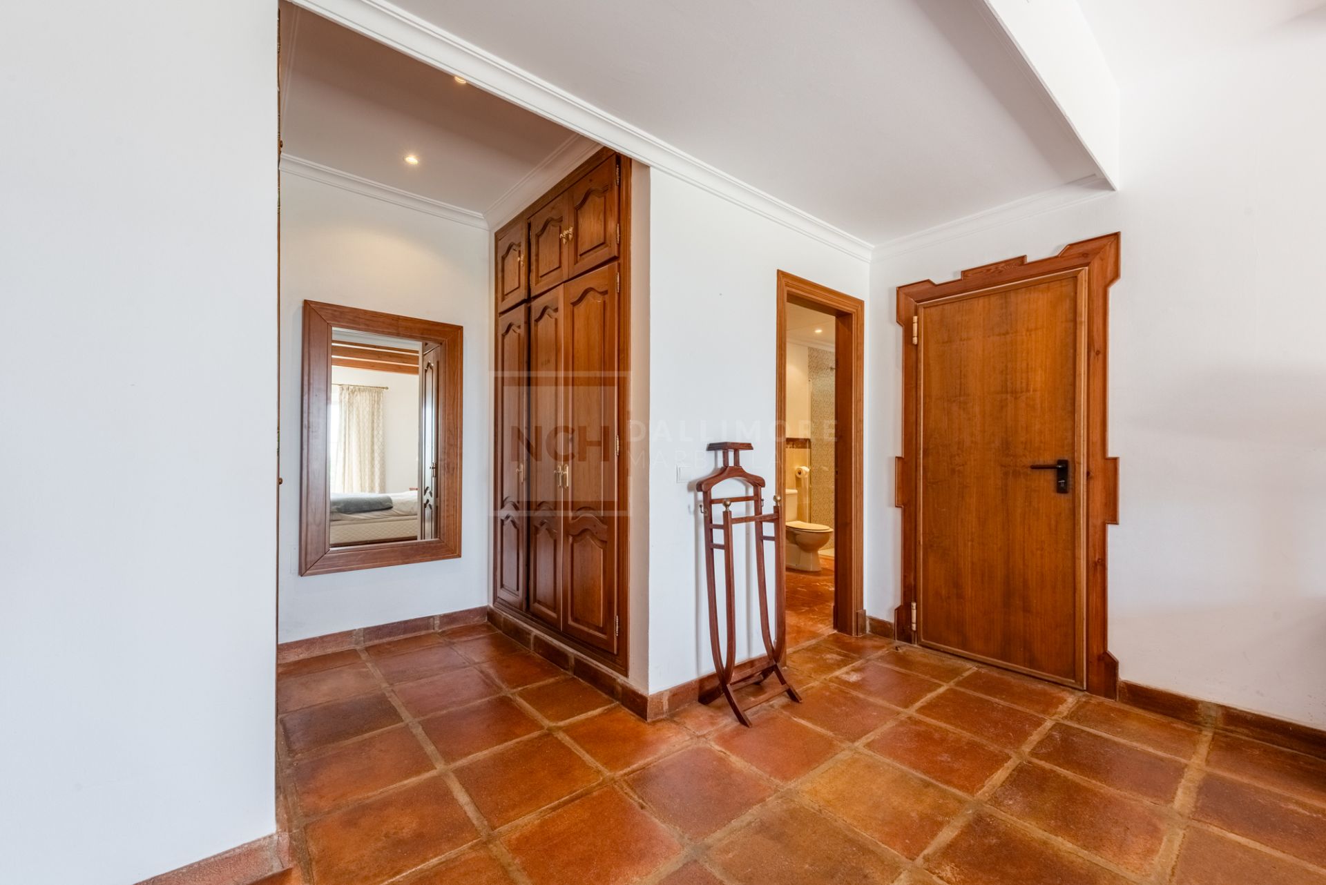 Charming Villa with Panoramic Views in Sierra Blanca Country Club, Istán