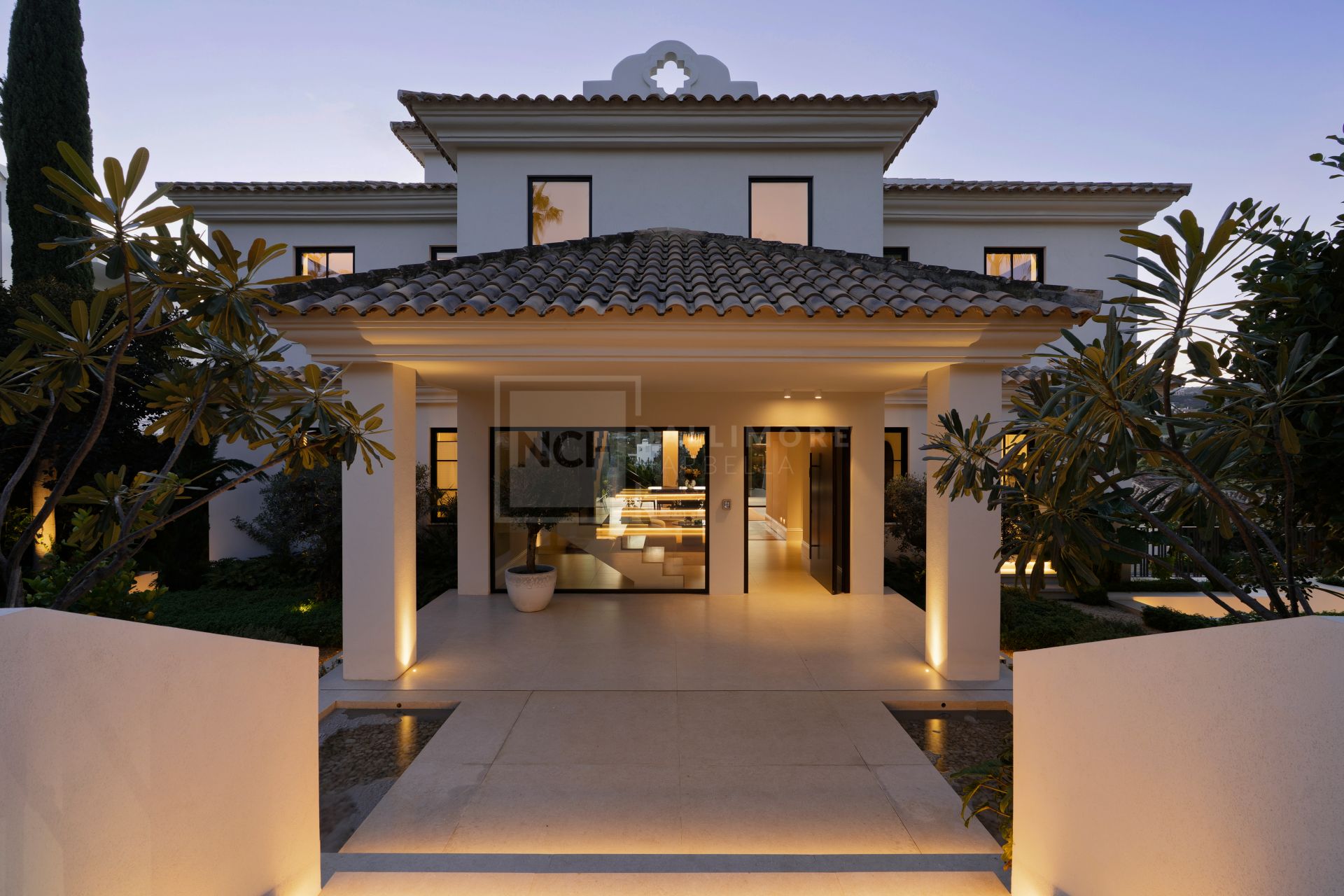 Villa en venta en Los Naranjos, Marbella