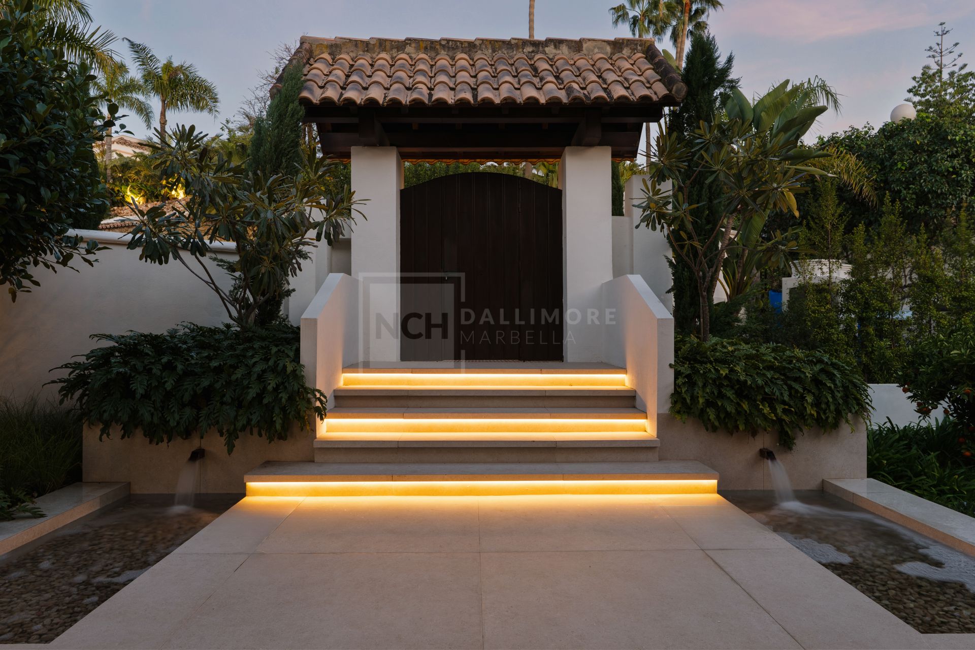 Villa en venta en Los Naranjos, Marbella