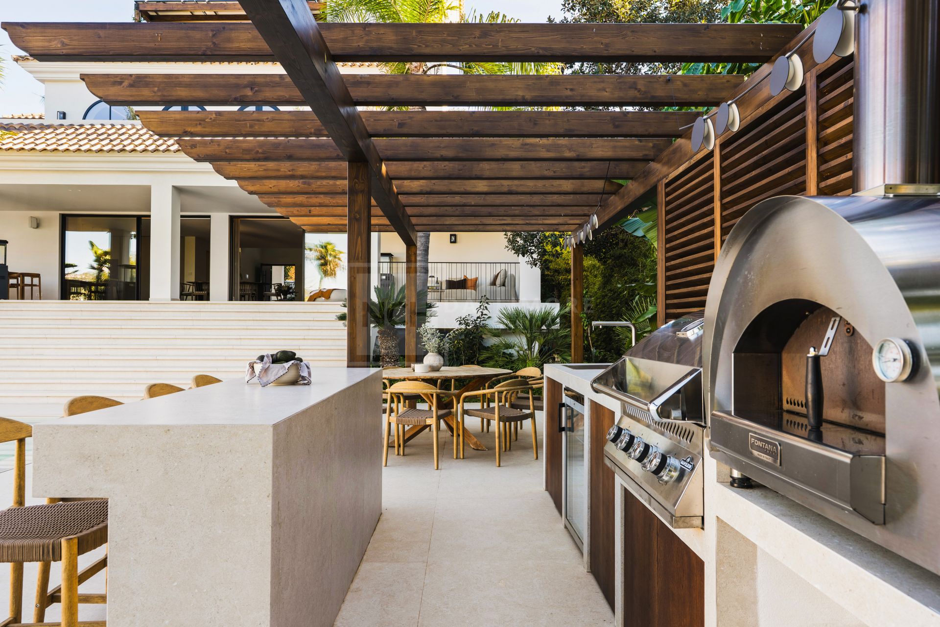 Villa en venta en Los Naranjos, Marbella