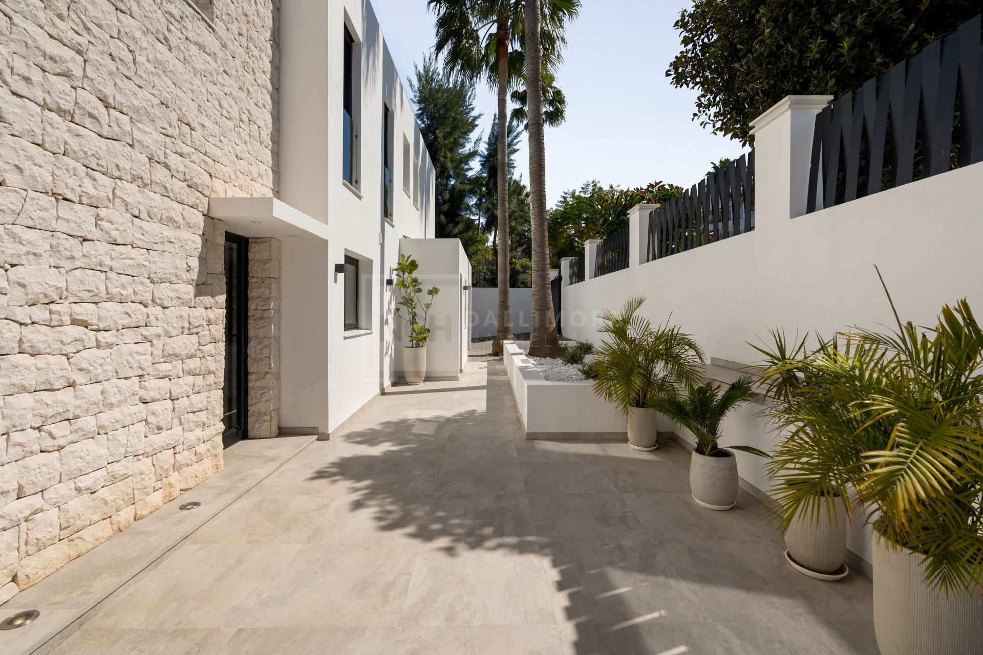 Modern Villa Close to Las Brisas Golf, Nueva Andalucia