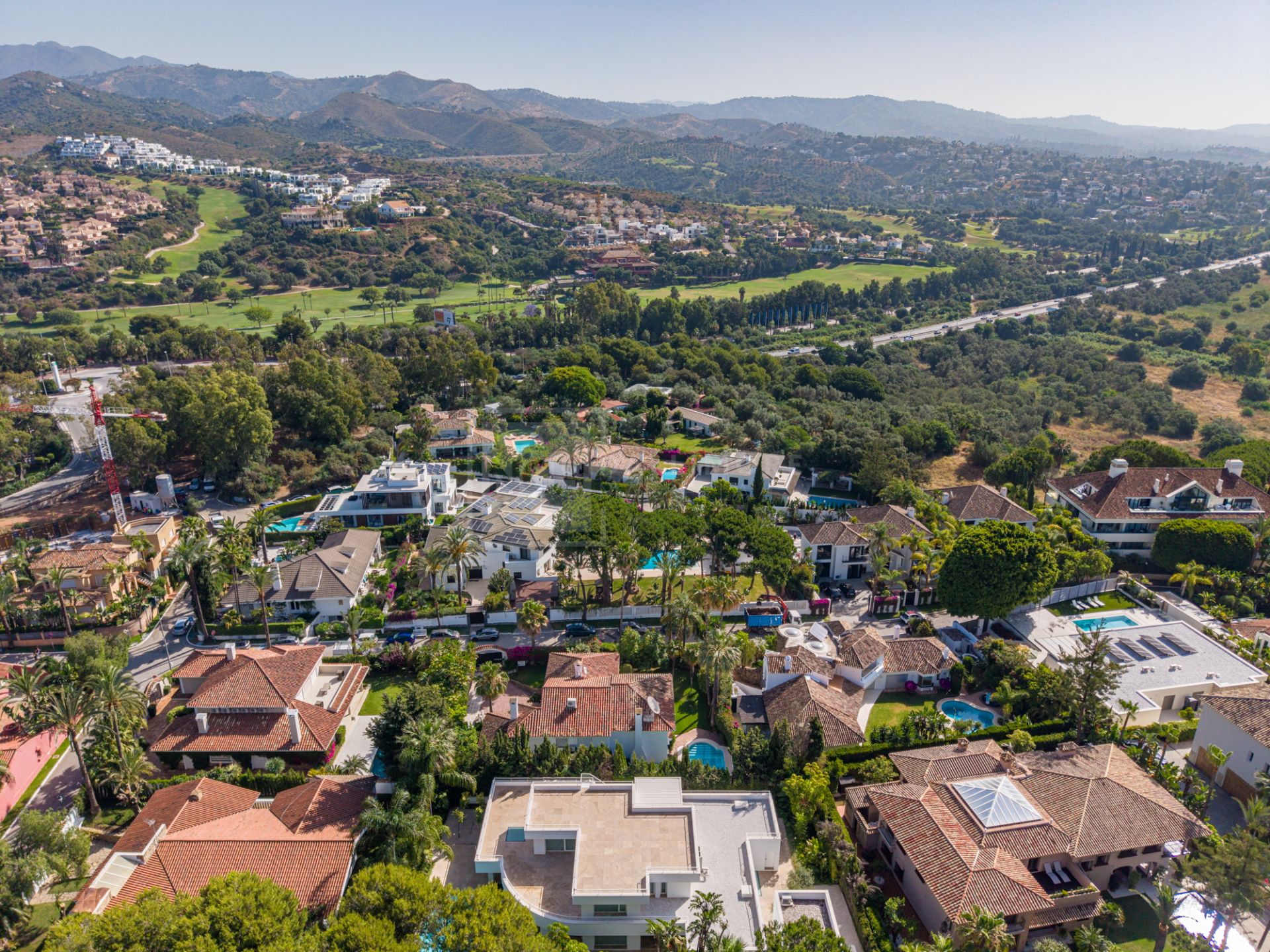 Hermosa villa clásica andaluza en Los Monteros, Marbella Este