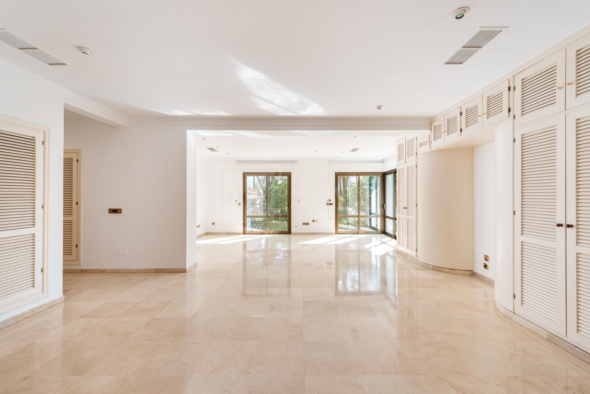 Hermosa villa clásica andaluza en Los Monteros, Marbella Este