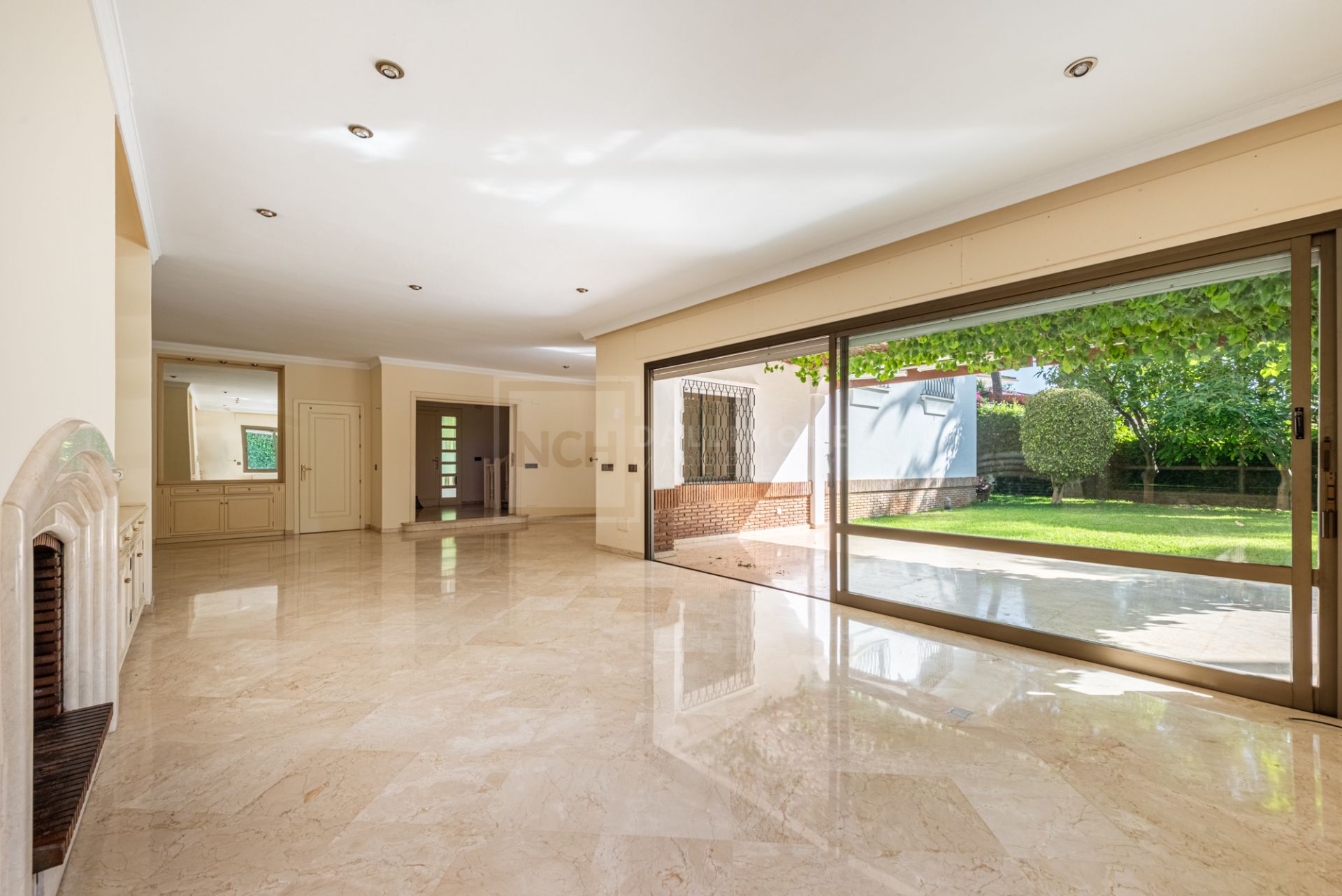 Hermosa villa clásica andaluza en Los Monteros, Marbella Este