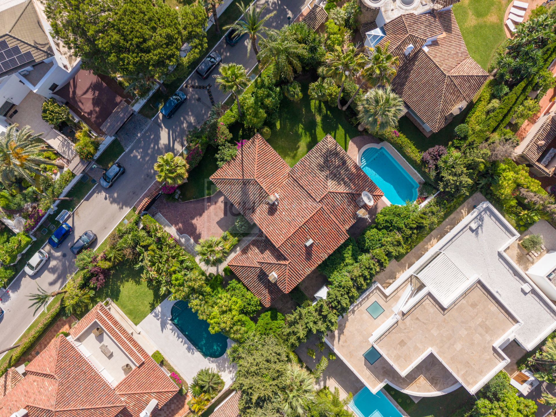 Hermosa villa clásica andaluza en Los Monteros, Marbella Este
