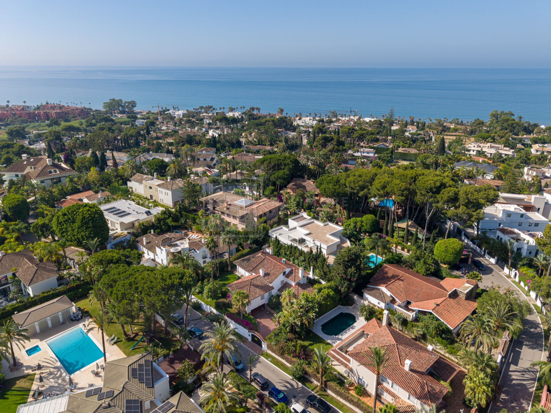 Hermosa villa clásica andaluza en Los Monteros, Marbella Este