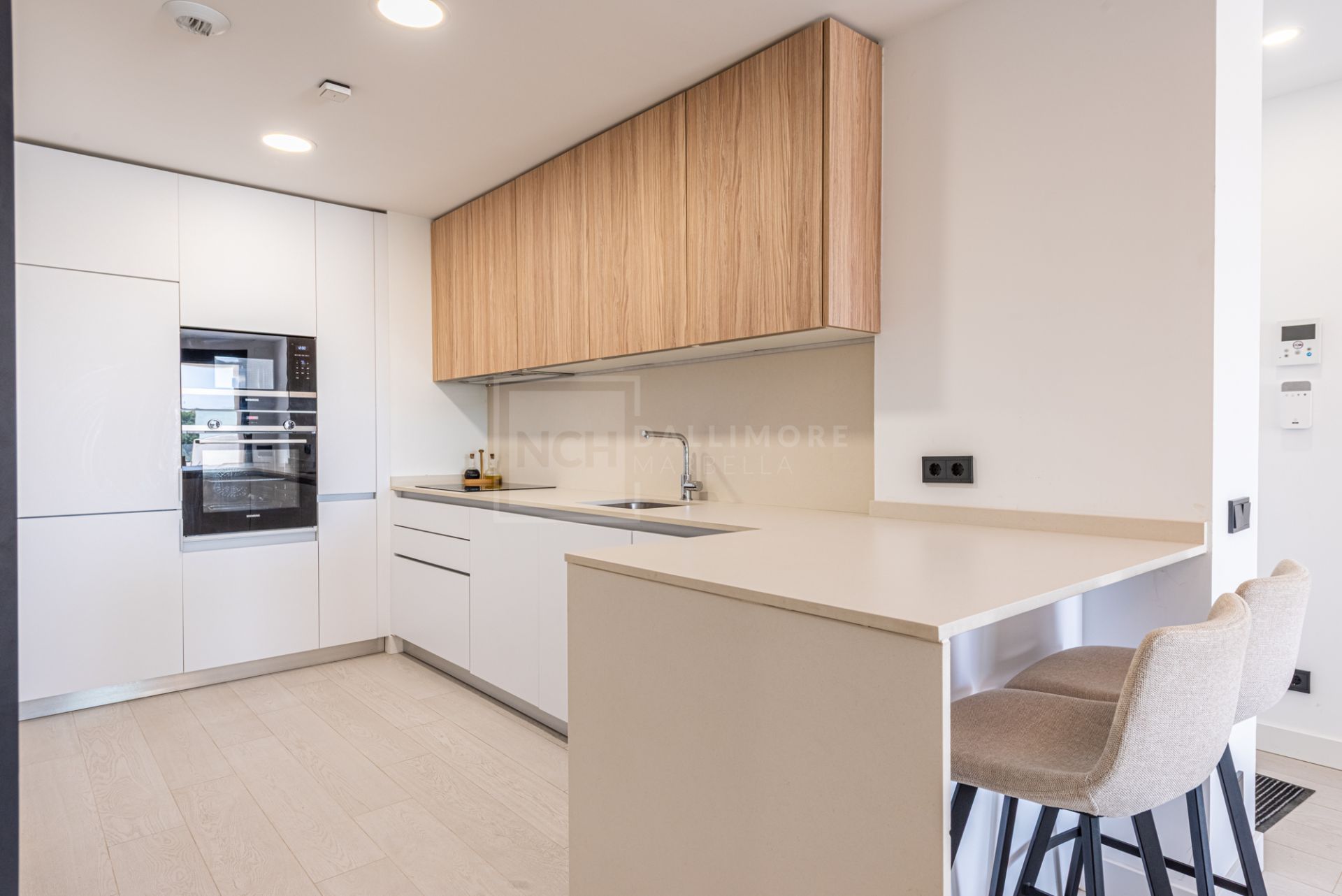 Stylish 2-Bedroom Apartment with Large Terrace and Sea Views in MedBlue, Altos de Los Monteros