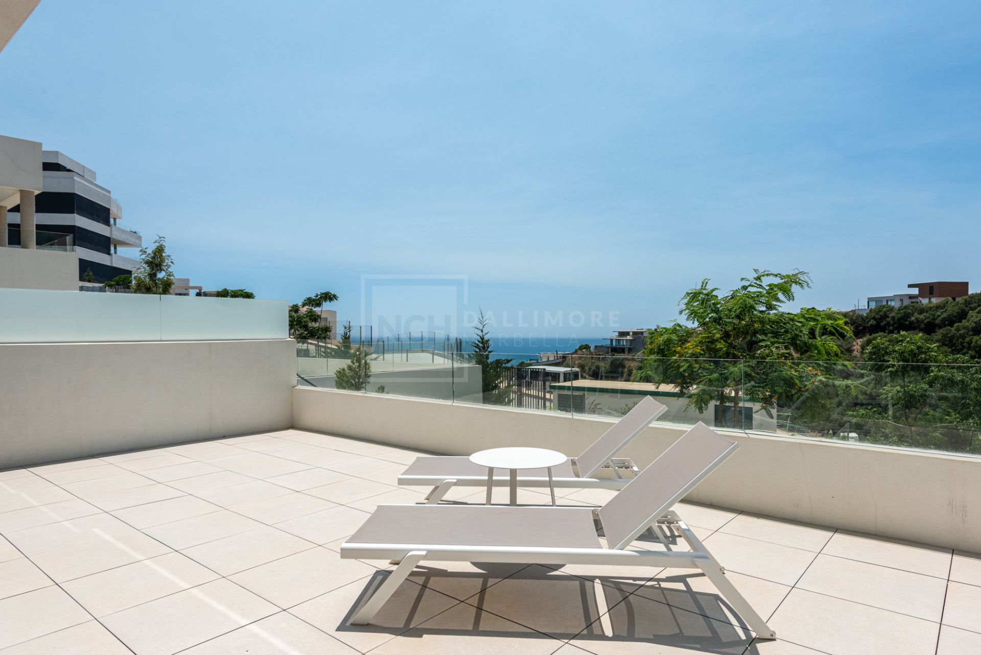 Stylish 2-Bedroom Apartment with Large Terrace and Sea Views in MedBlue, Altos de Los Monteros
