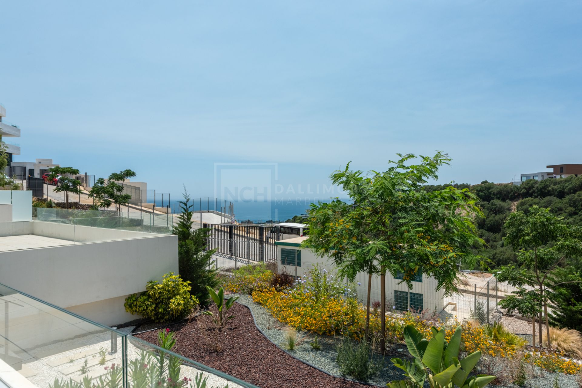 Stylish 2-Bedroom Apartment with Large Terrace and Sea Views in MedBlue, Altos de Los Monteros