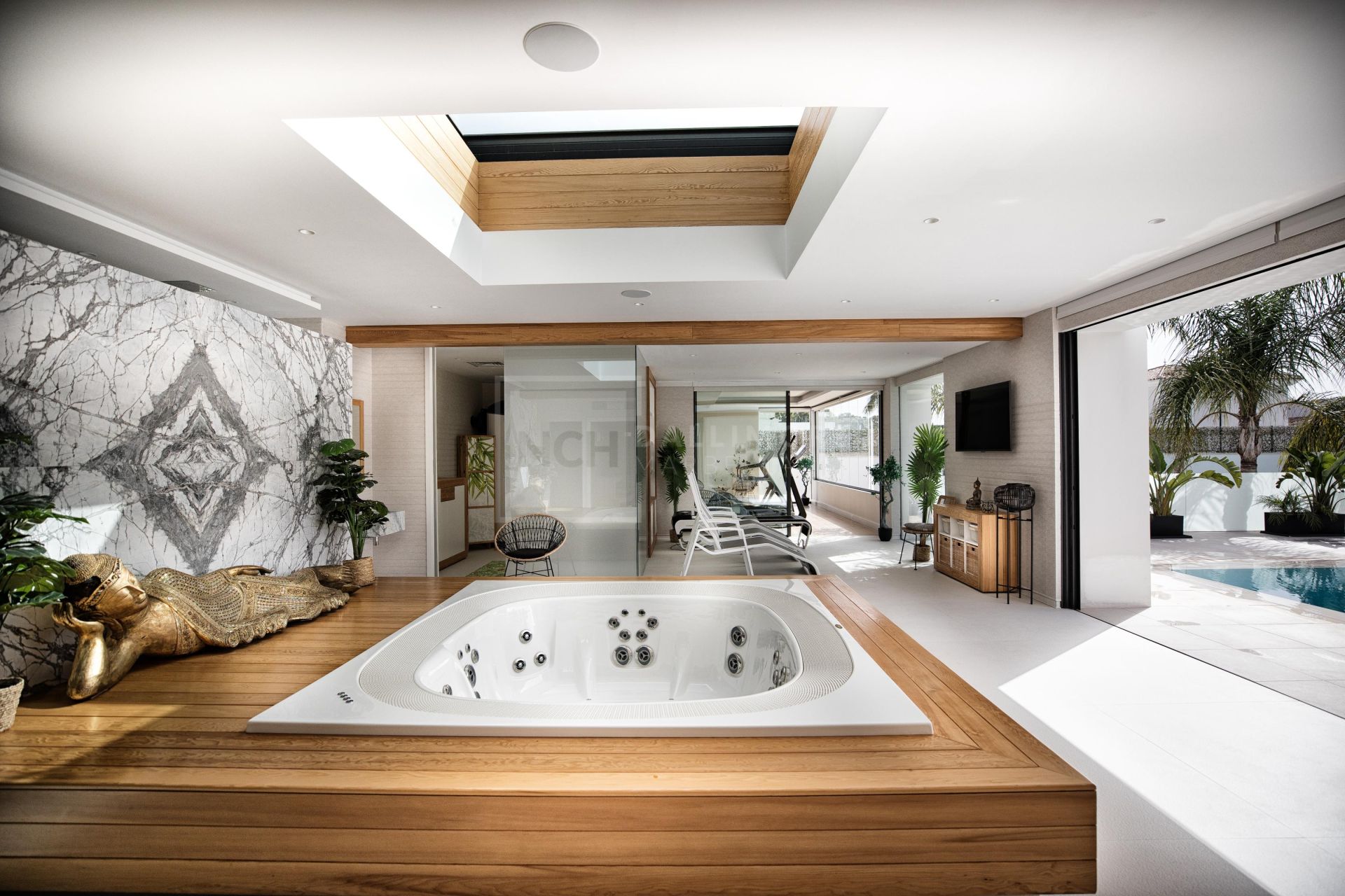 Grand Contemporary Villa With Infinity Pool, Cinema Room and Tennis Court