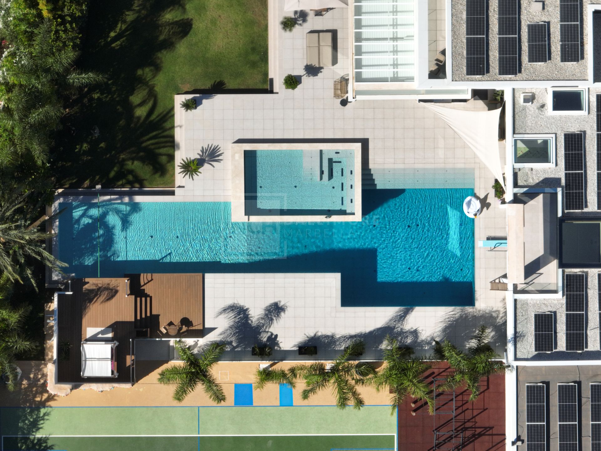 Grand Contemporary Villa With Infinity Pool, Cinema Room and Tennis Court