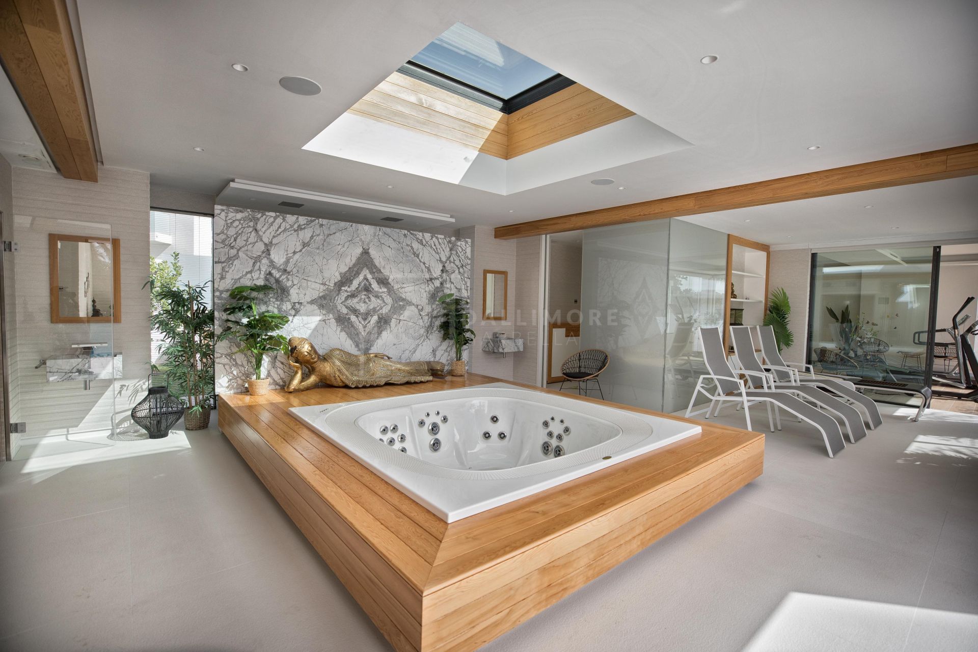 Grand Contemporary Villa With Infinity Pool, Cinema Room and Tennis Court