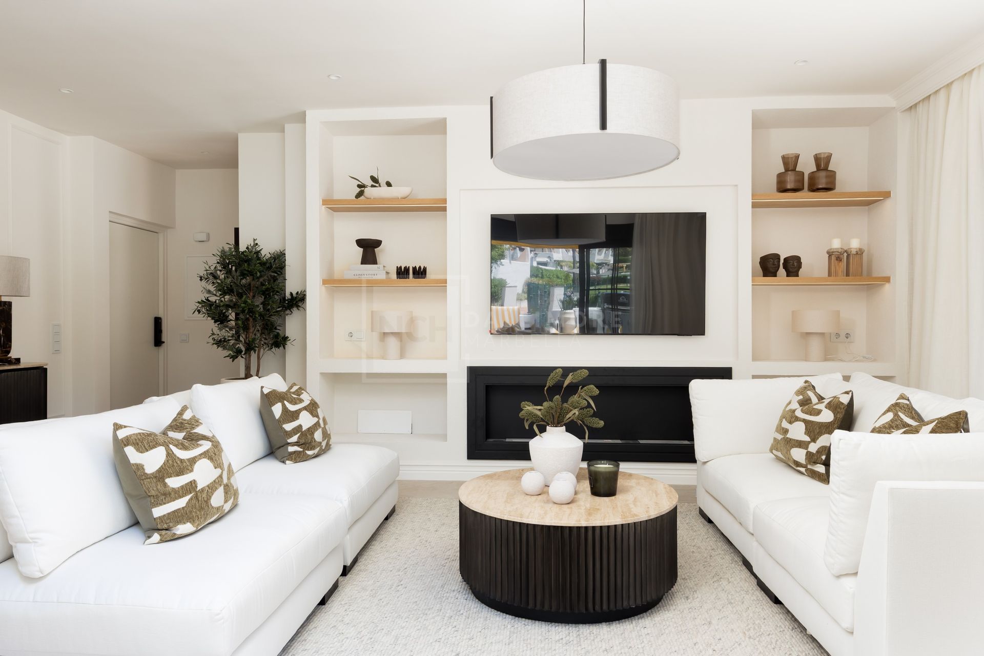 Apartamento de 3 dormitorios totalmente renovado en el Iconic Aldea Blanca, Nueva Andalucia