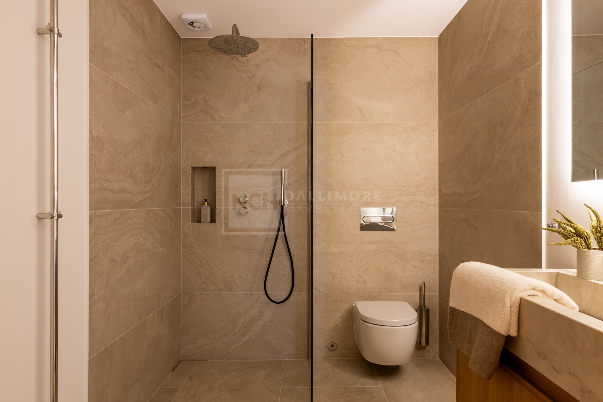 Apartamento de 3 dormitorios totalmente renovado en el Iconic Aldea Blanca, Nueva Andalucia