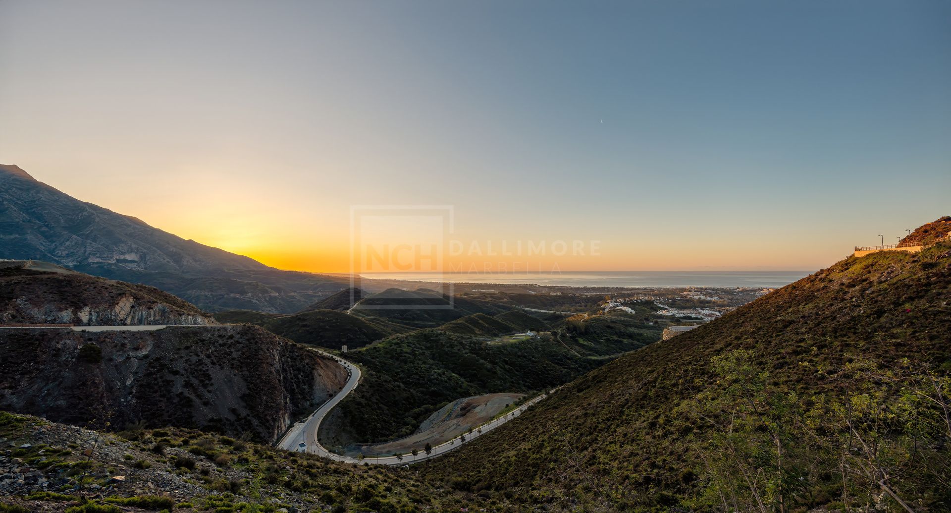 Excepcional ático de 2 dormitorios con solárium privado y vistas infinitas