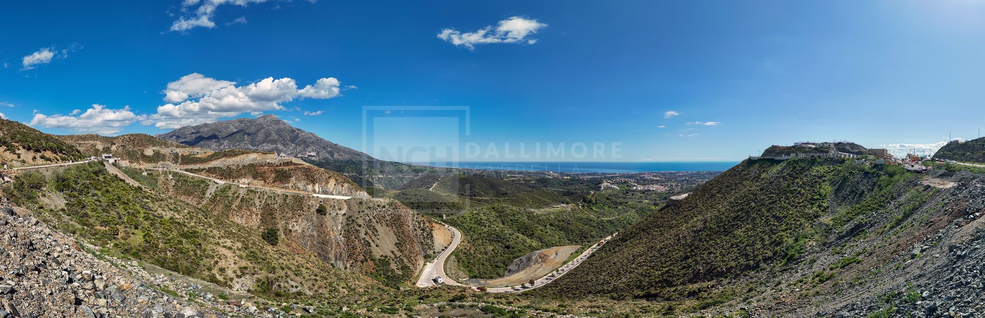 Excepcional ático de 2 dormitorios con solárium privado y vistas infinitas