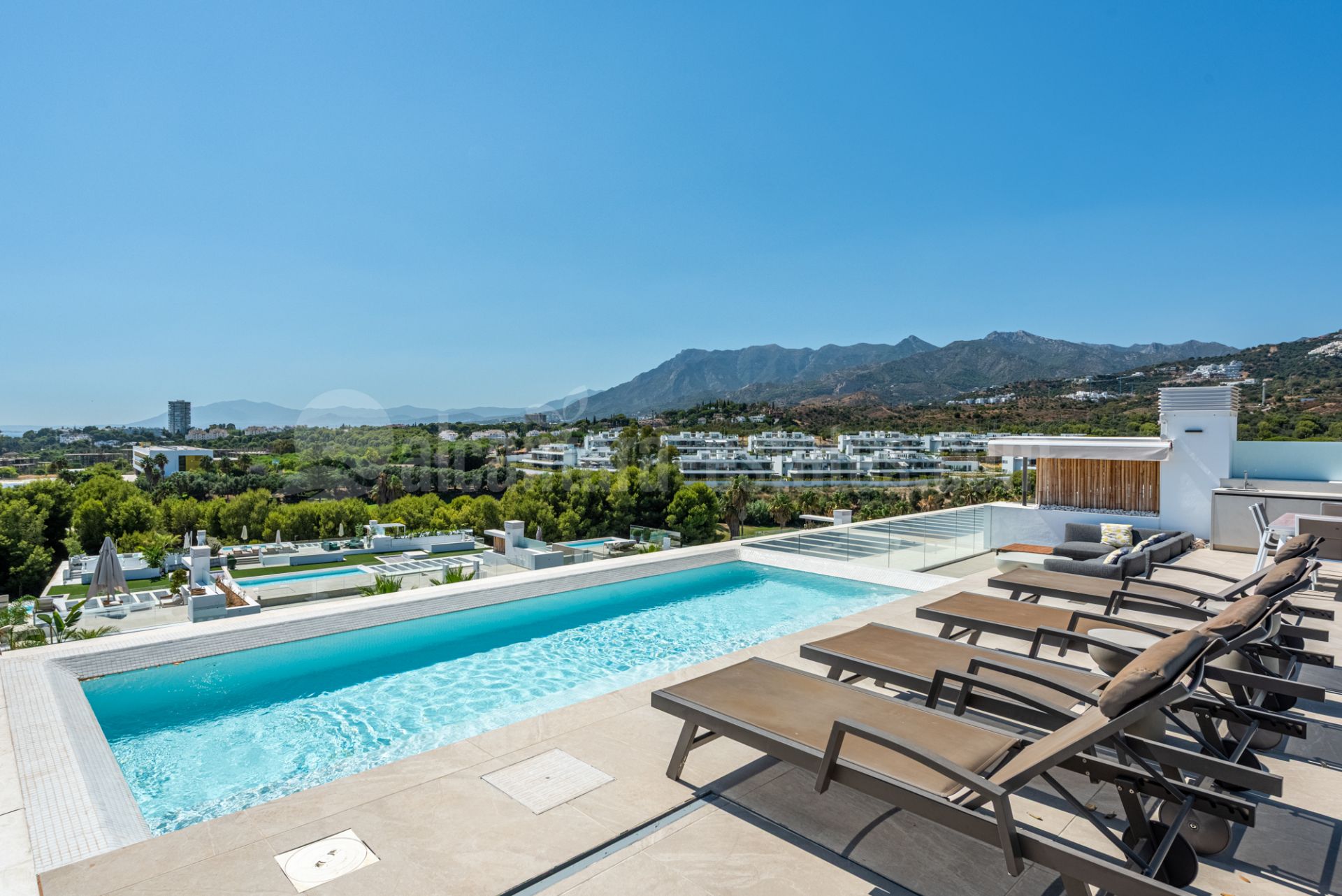 Penthouse in Santa Clara, Marbella