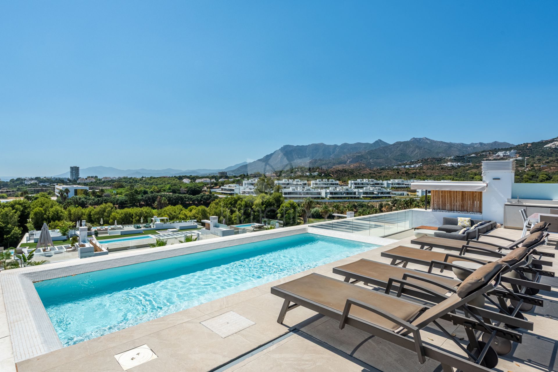 Ático en Santa Clara, Marbella