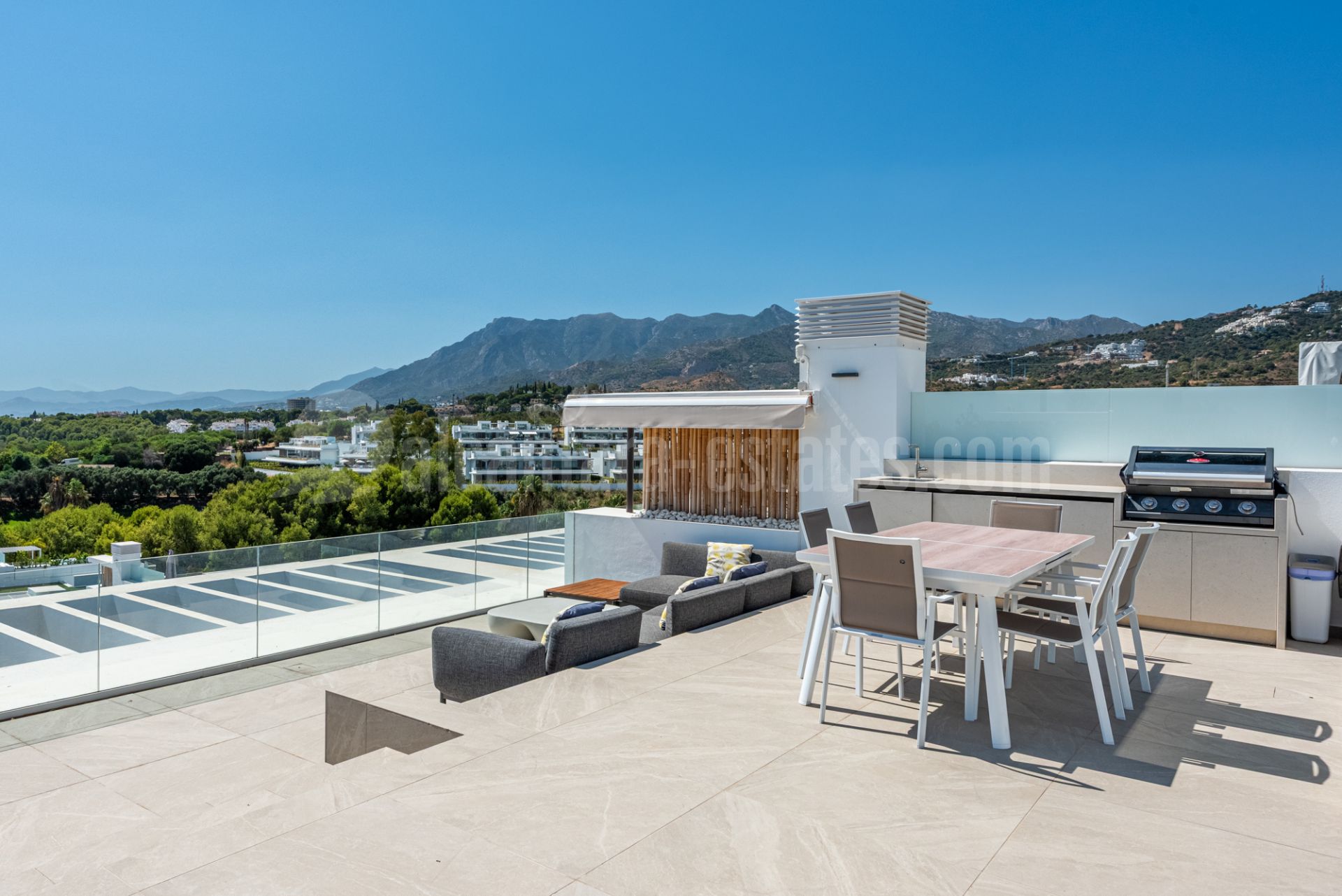 Penthouse in Santa Clara, Marbella
