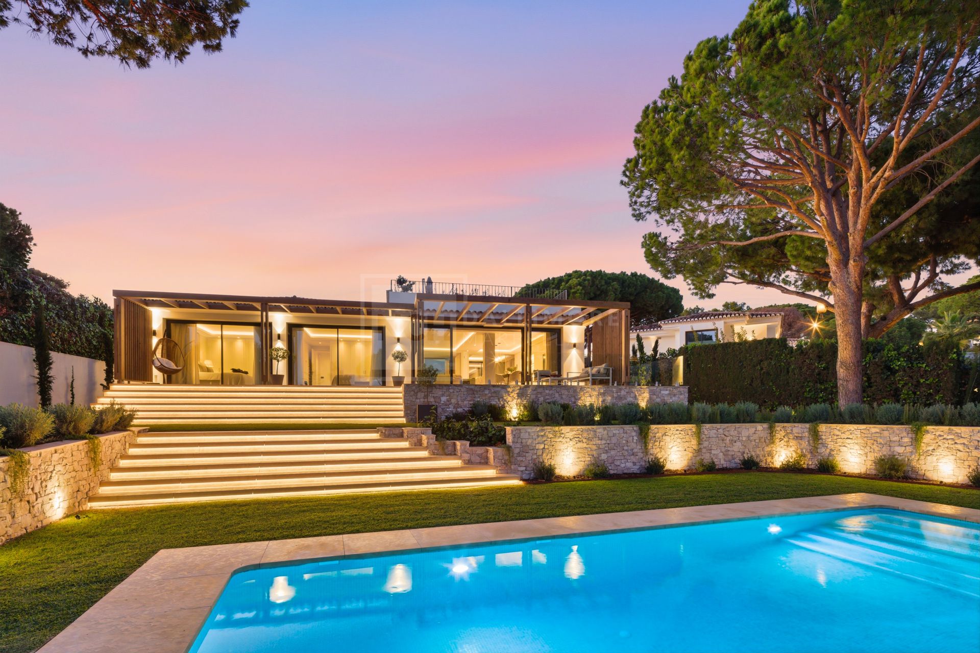 Villa Alboran - Fully Refurbished Villa Located in Elviria - East Marbella