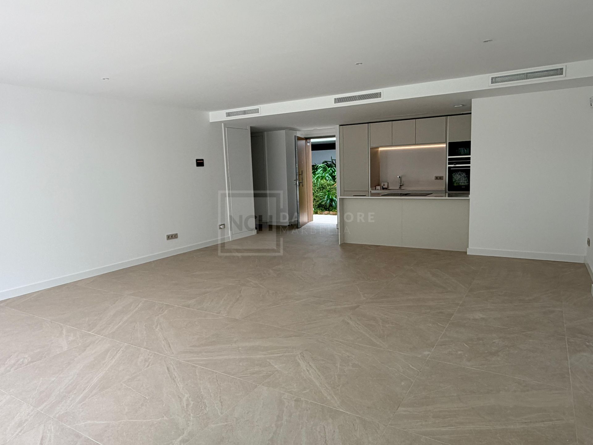 Vivienda a estrenar. Vistas al golf. Vive con los lujos de un resort pero en tu piso de Marbella