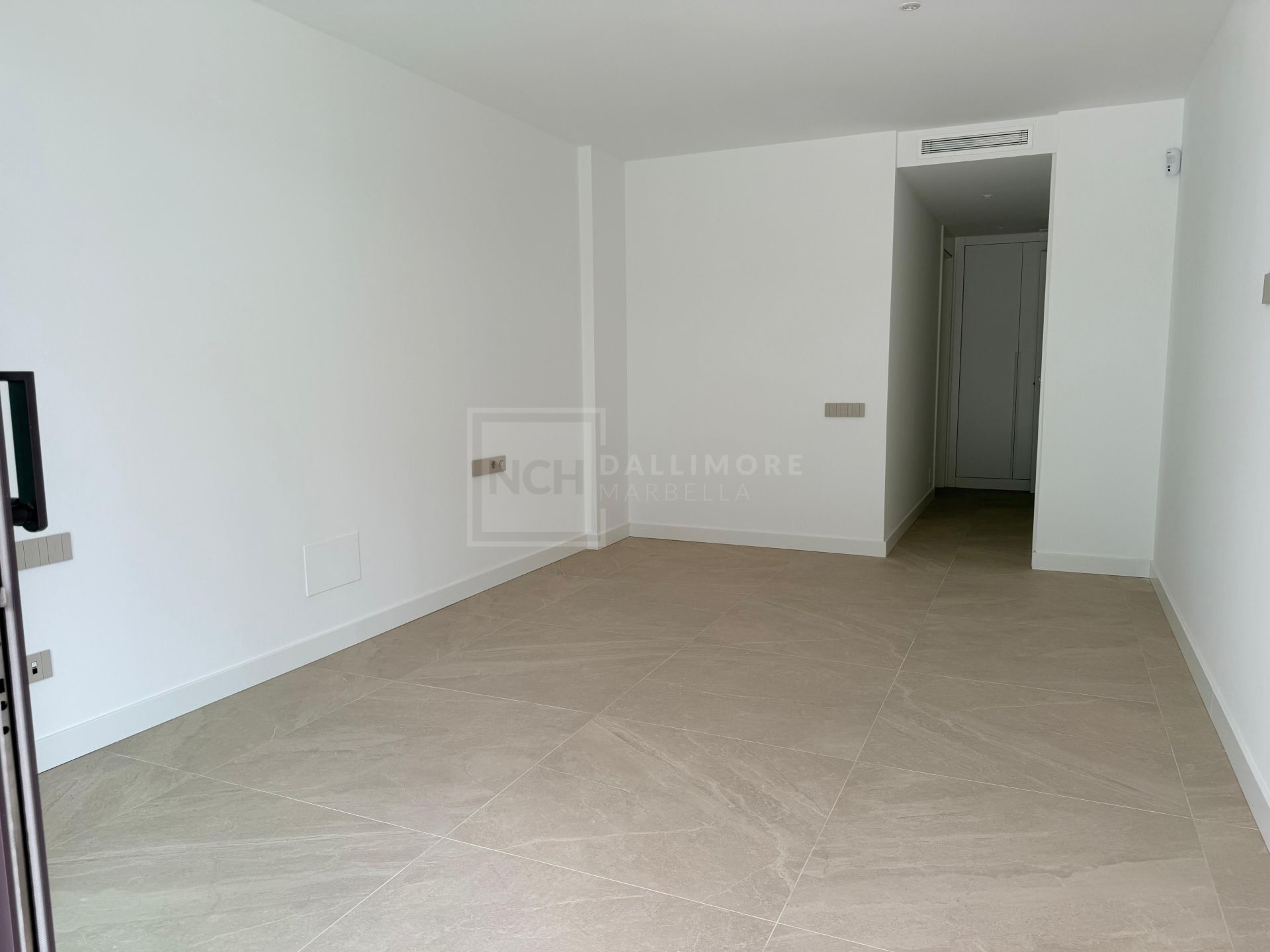 Vivienda a estrenar. Vistas al golf. Vive con los lujos de un resort pero en tu piso de Marbella