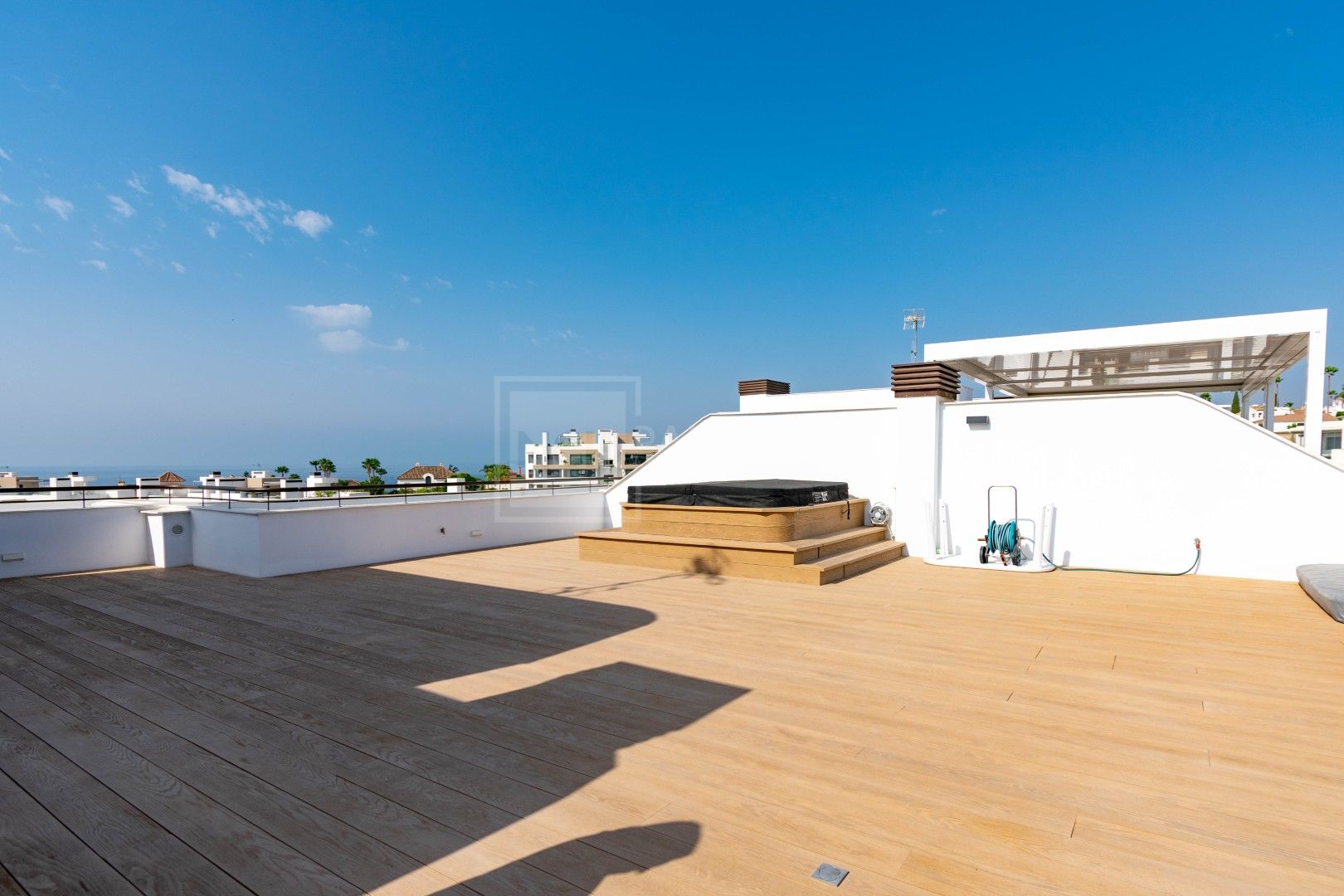 Contemporary Luxury Penthouse with Panoramic Sea Views and Private Rooftop Jacuzzi in Las Mesas, Estepona