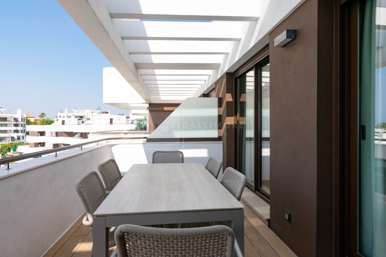 Contemporary Luxury Penthouse with Panoramic Sea Views and Private Rooftop Jacuzzi in Las Mesas, Estepona